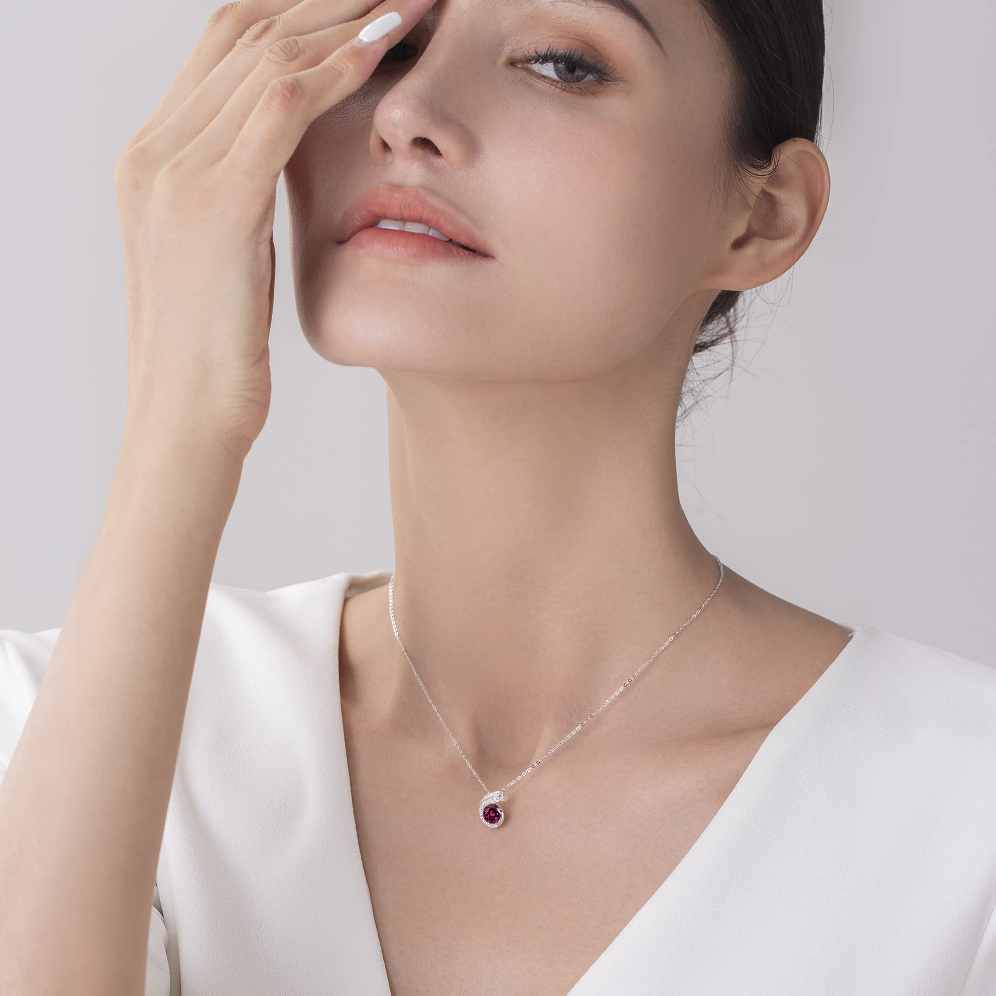 Rhodolite Garnet Diamond Necklace Pendant - Dainty Layering Chain Necklace - January Birthstone Jewelry - Minimalist Small Gold Necklace for Women - Perfect for Everyday Wear, Gift Giving & Special Occasions