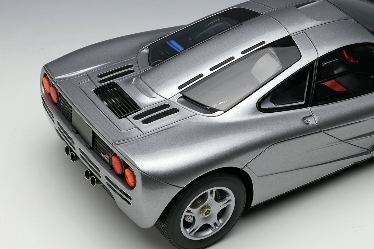 1:18 Scale McLaren F1 Road Car 1994 Diecast Model - Magnesium Silver | Collectible Sports Car Replica | Perfect for Display, Racing Enthusiasts & Car Collectors