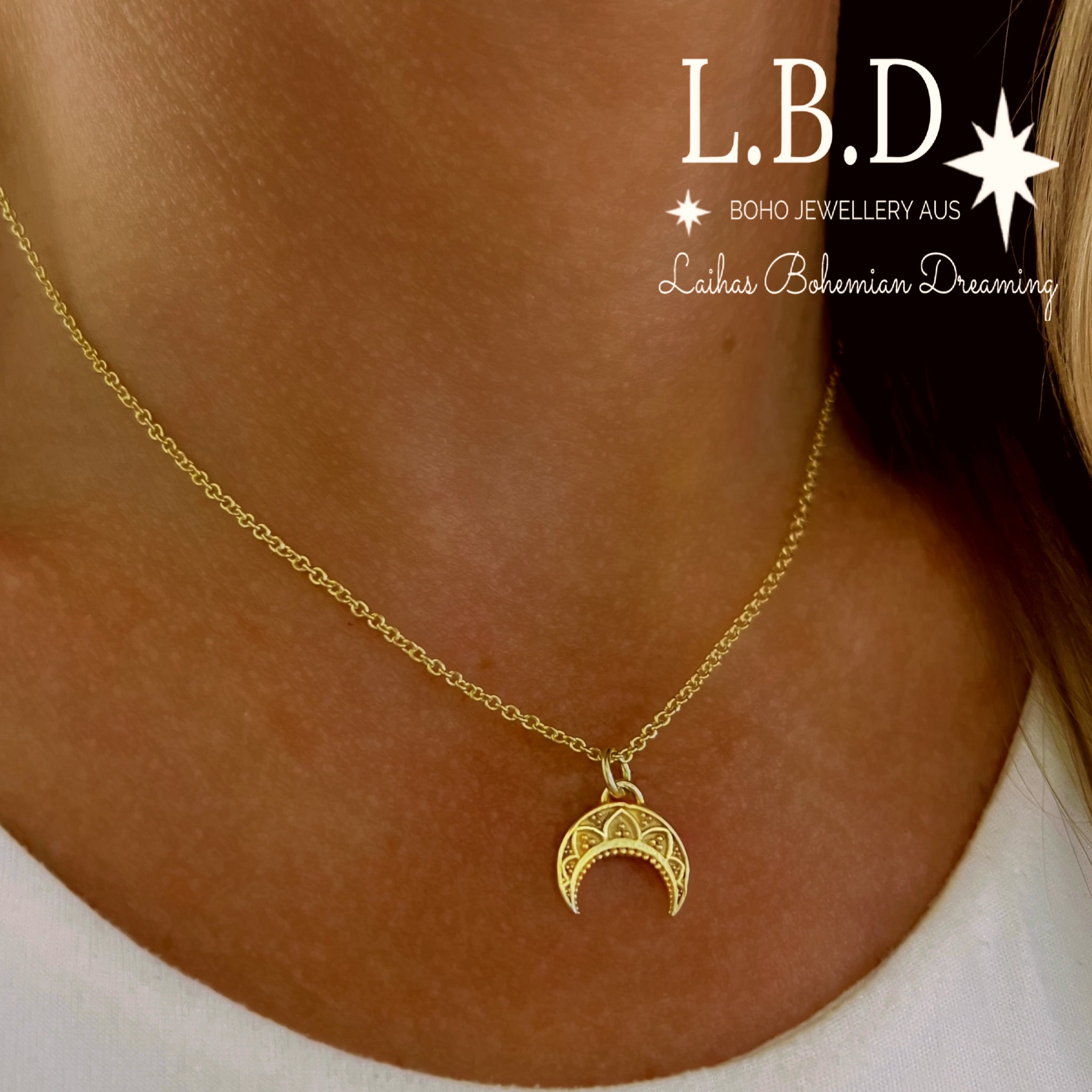 Laihas La Luna Mini Moon Gold Boho Necklace for Women - Dainty Gold Moon Pendant Necklace - Boho Chic Jewelry for Everyday Wear & Special Occasions