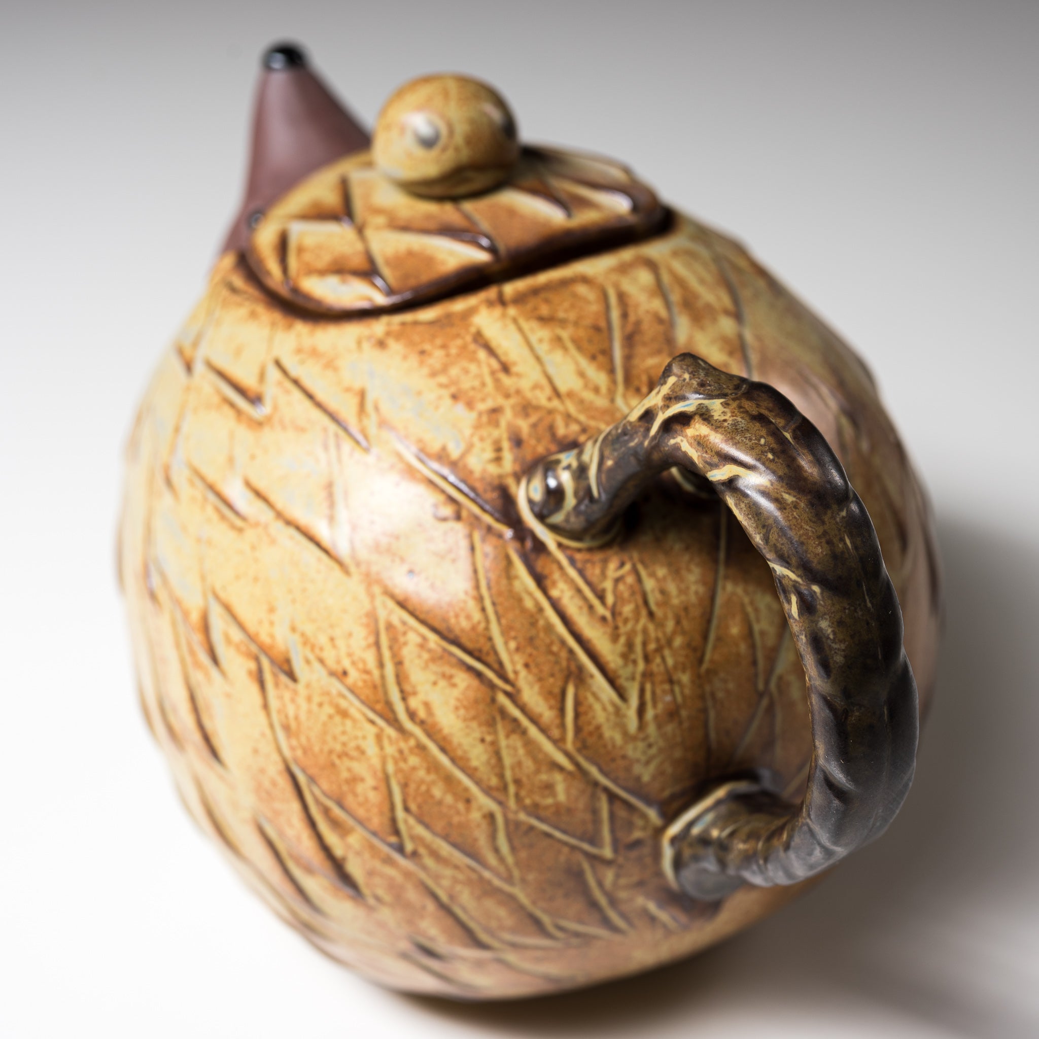 Seto Ware KASHIWA Hedgehog Animal Teapot - Japanese Ceramic Tea Pot with Unique Hedgehog Design | Perfect for Tea Ceremonies, Home Decor & Gift Giving