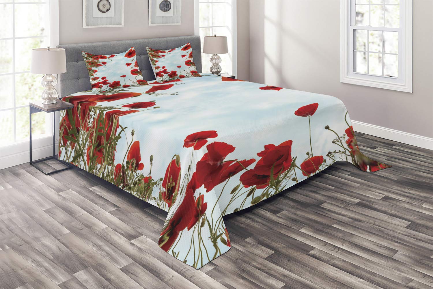 Ambesonne Poppy Flower Quilt Set - King Size 3-Piece Bedspread with 2 Pillow Shams, Vermilion & Pale Blue Meadow Floral Design for Cozy Bedroom Decor | Perfect for Master Bedroom, Guest Room & Farmhouse Style Homes