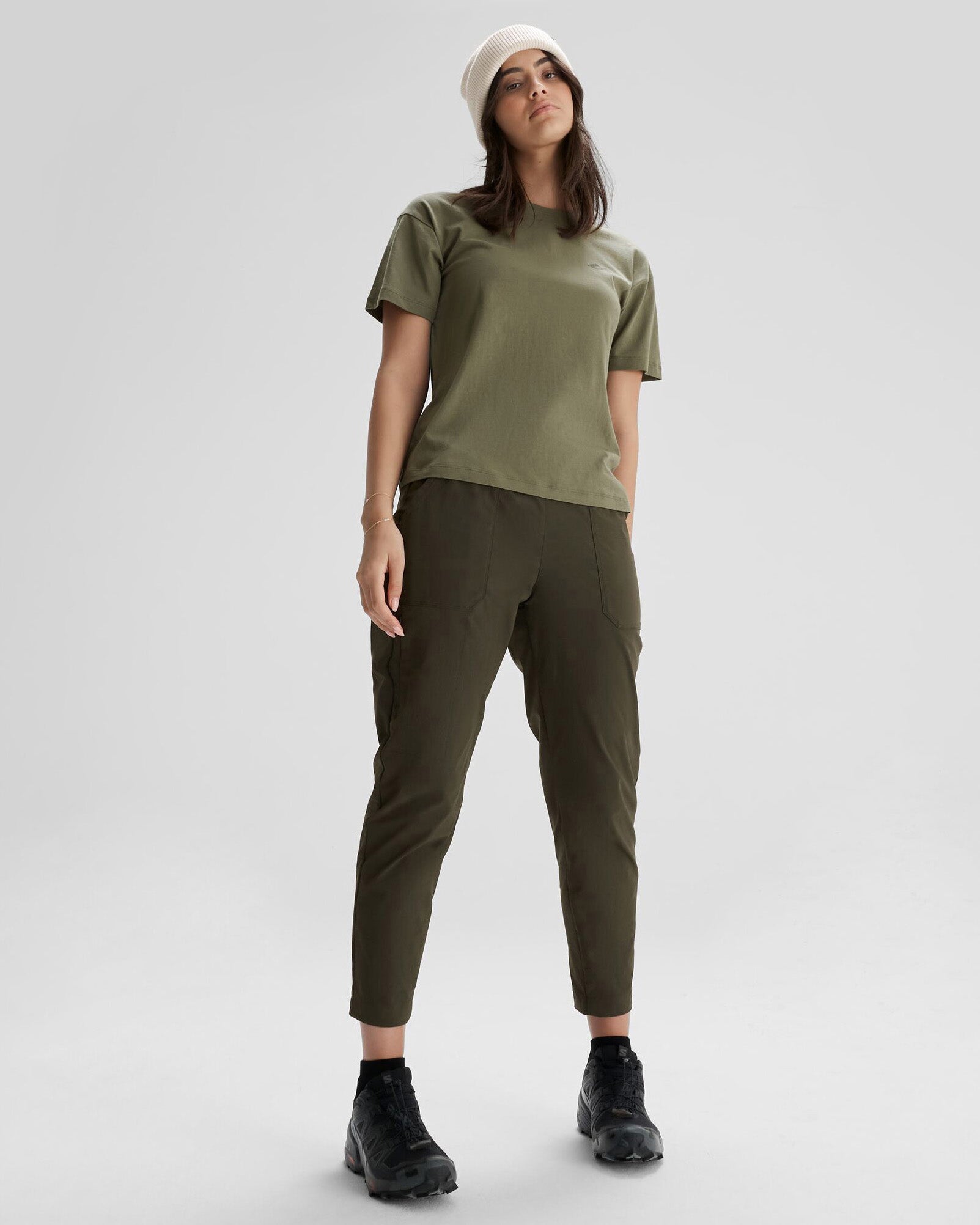 Simon Beck Women's Organic Cotton T-Shirt - Soft & Comfortable Beech Color - Perfect for Casual Wear, Workouts & Everyday Outfits