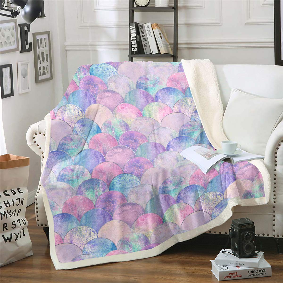 Pink Purple Mermaid Scales Pattern Queen Size Throw Blanket - Soft Cozy Sherpa Ocean Theme Blanket for Boys Girls, Fish Scales Bed Blanket for Living Room Bedroom Dorm Decor, Sea Animal Themed Cozy Blanket for Couch Sofa Reading Napping