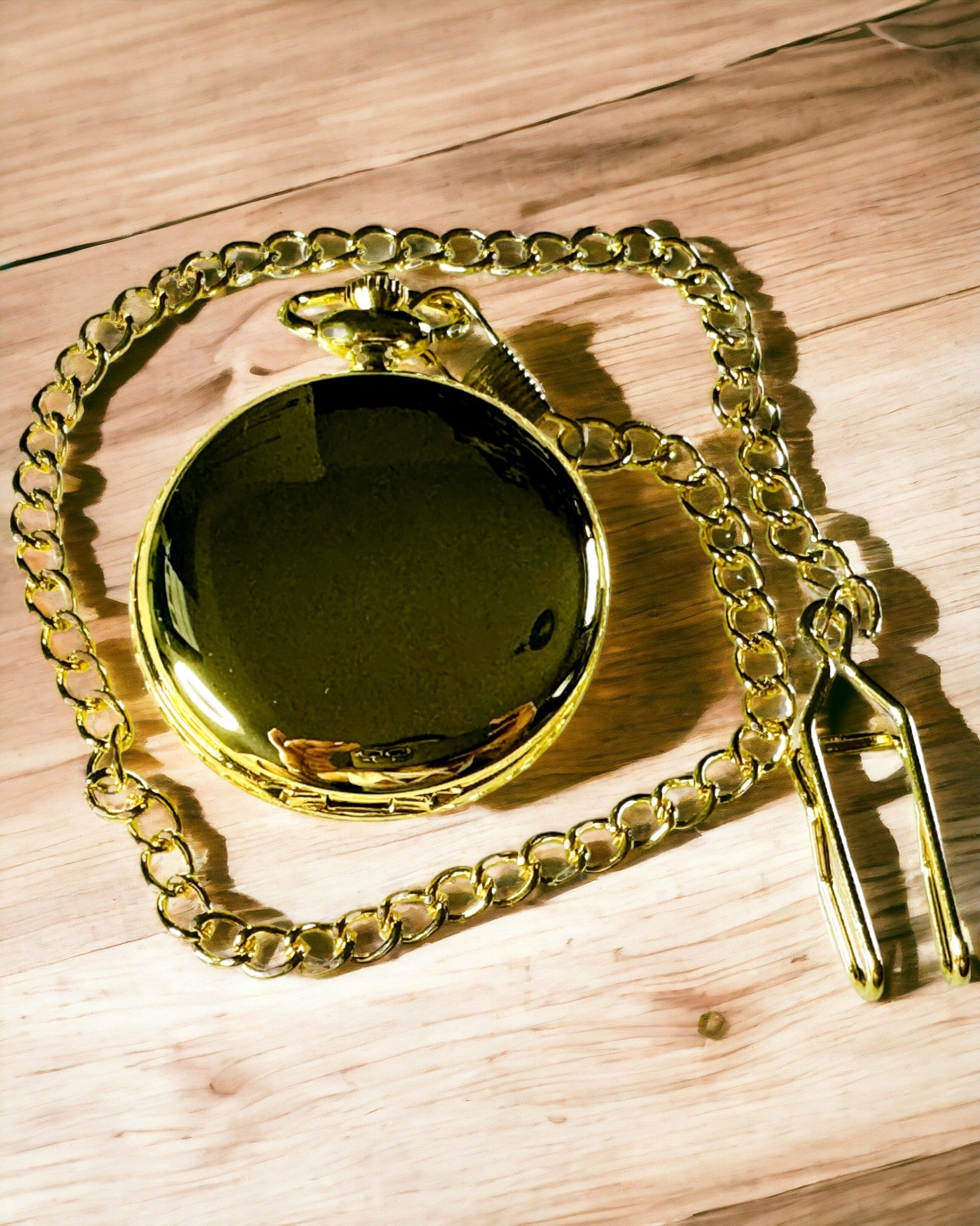 Vintage Golden Pocket Watch with Custom Engraving - Classic Gift for Men & Women - Perfect for Weddings, Anniversaries and Special Occasions
