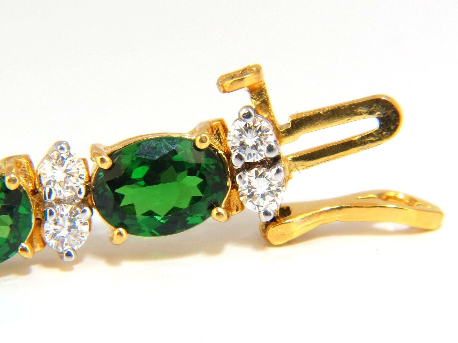 21.68CT Natural Vivid Bright Green Tsavorite Diamond Tennis Bracelet - Elegant Jewelry for Weddings, Parties & Special Occasions