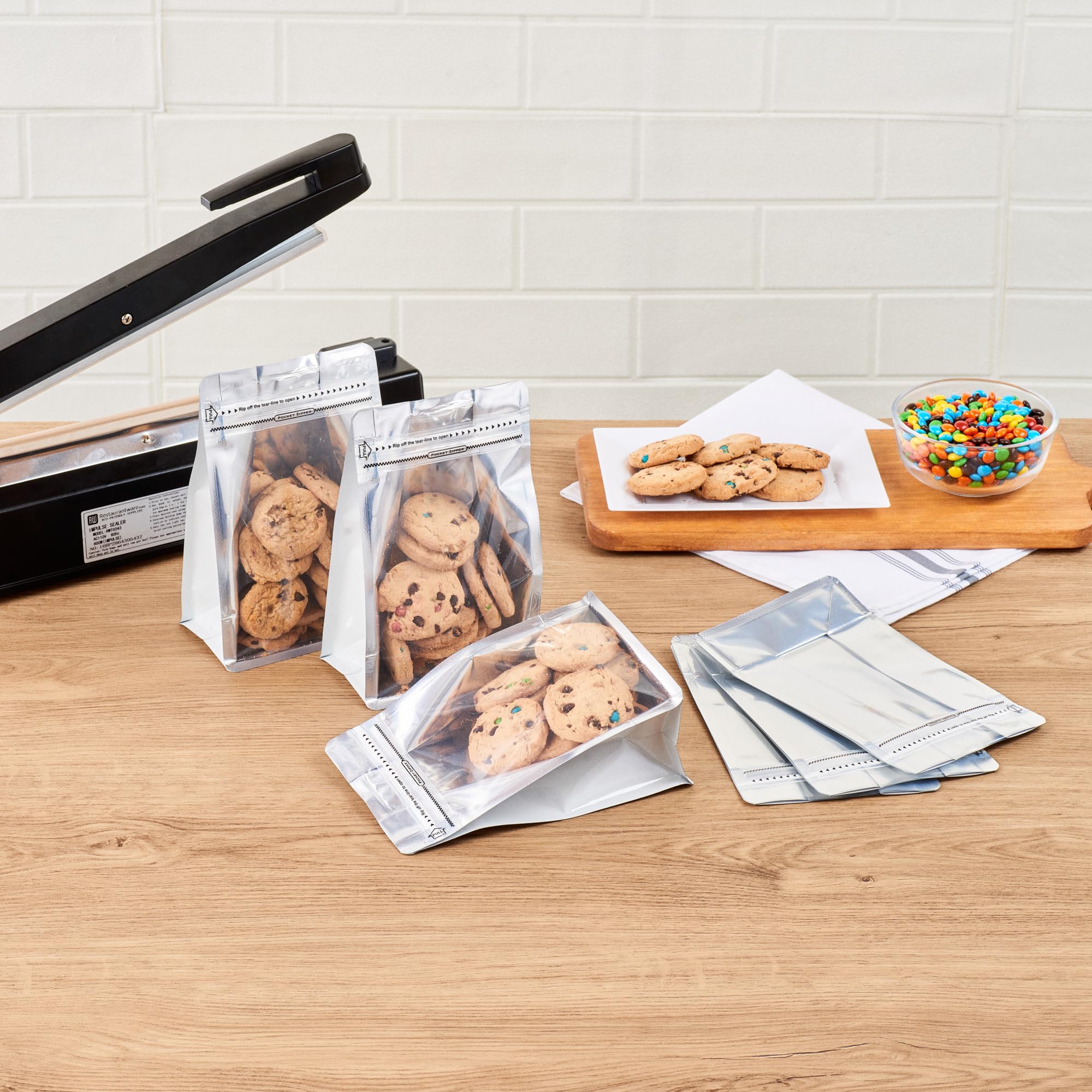 Restaurantware Medium Snack Bags 100 Pack - 7.9