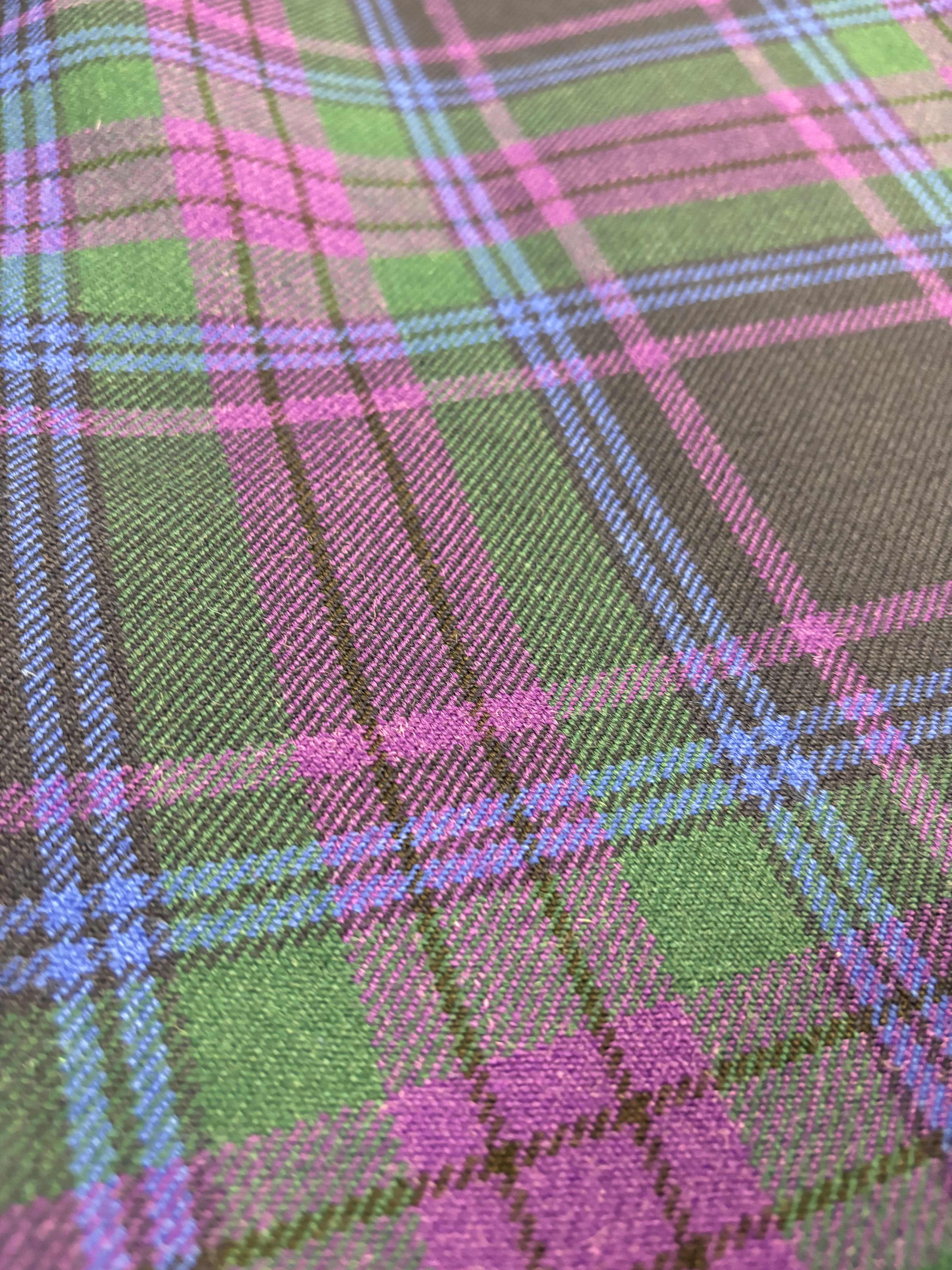 Authentic Scottish Kilt - Traditional Tartan Plaid Skirt for Men & Women - 30