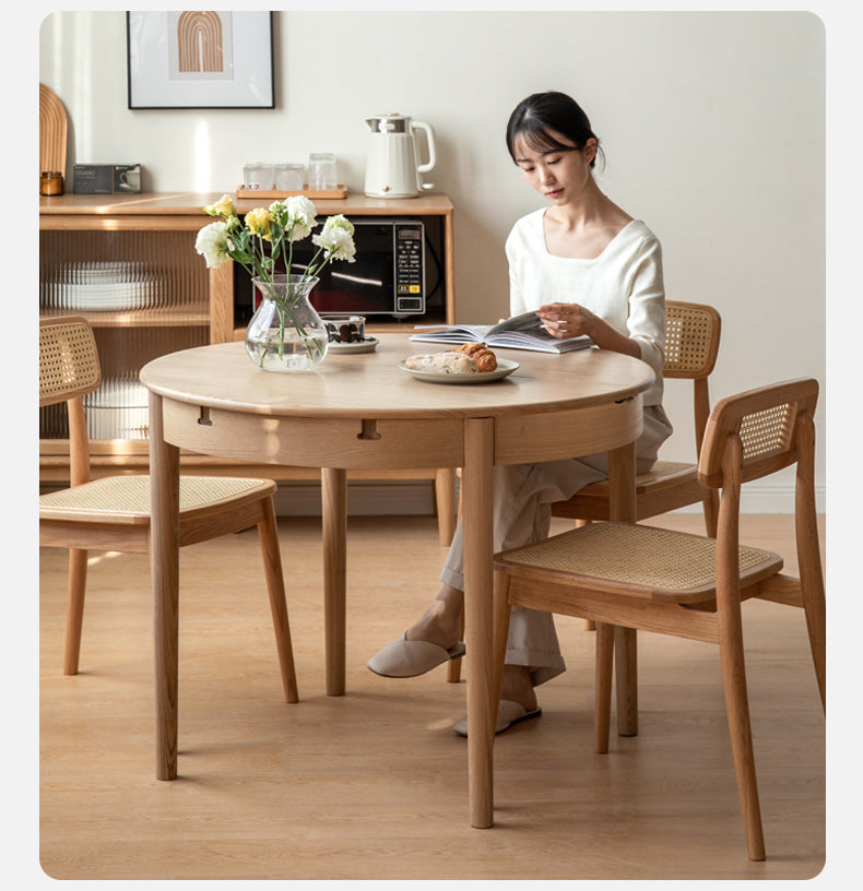 Solid Oak & Ash Wood Extendable Round Dining Table - Expandable for 4 to 8 People - Perfect for Small Spaces, Family Dinners & Entertaining Guests