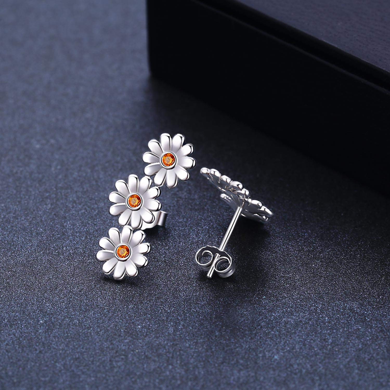 925 Sterling Silver Tiny Daisy Flower Stud Earrings for Women - Hypoallergenic Jewelry for Sensitive Ears - Perfect Mother's Day Gift in Gift Box - Ideal for Everyday Wear, Date Nights and Special Occasions