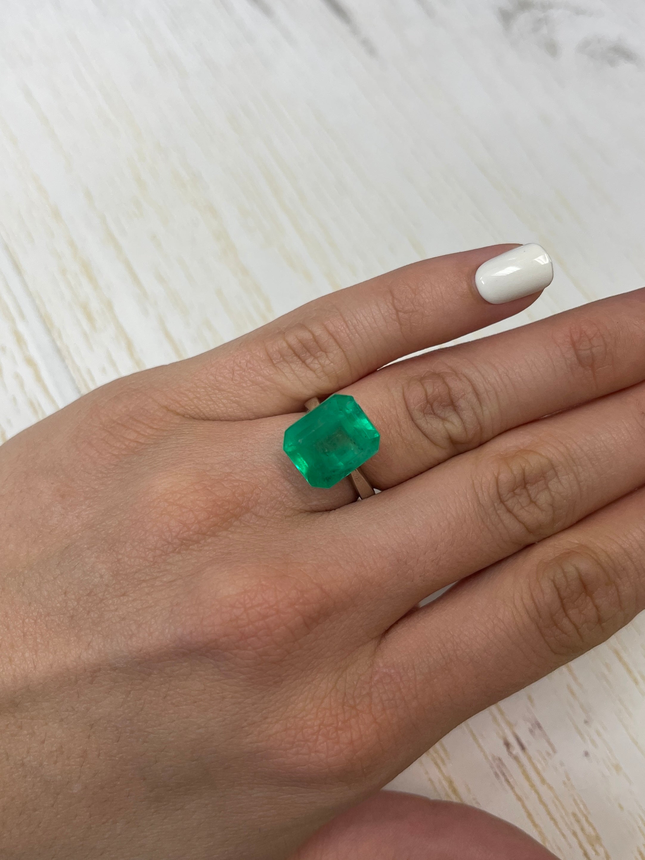 9.28 Carat 13x11mm Yellowish Green Emerald Cut Loose Colombian Emerald Gemstone for Jewelry Making - Perfect for Rings, Necklaces & Engagement Rings