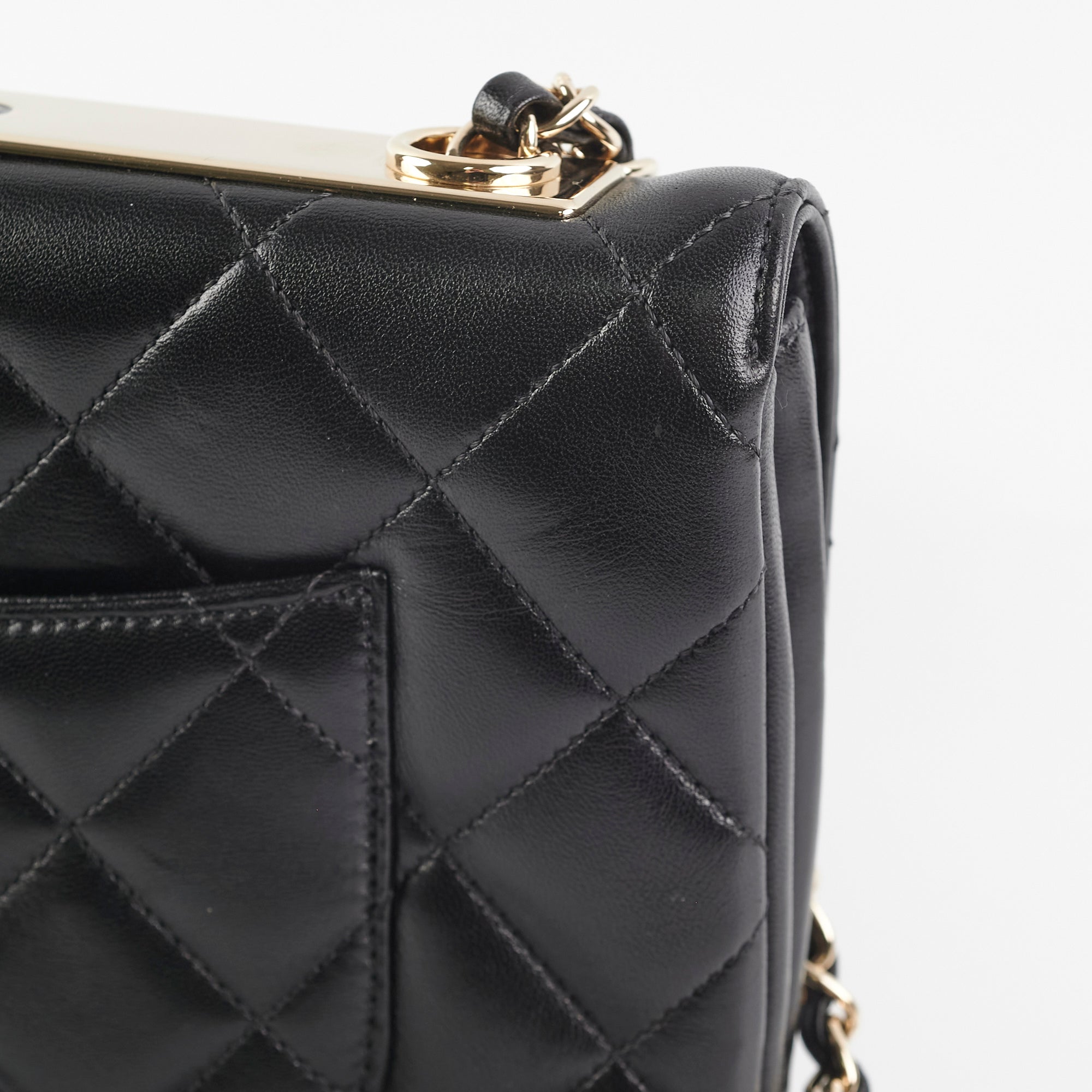 Chanel Trendy CC Shoulder Bag - Genuine Lambskin Leather Handbag in Black | Luxury Crossbody Purse for Women, Perfect for Evening Events & Daily Use