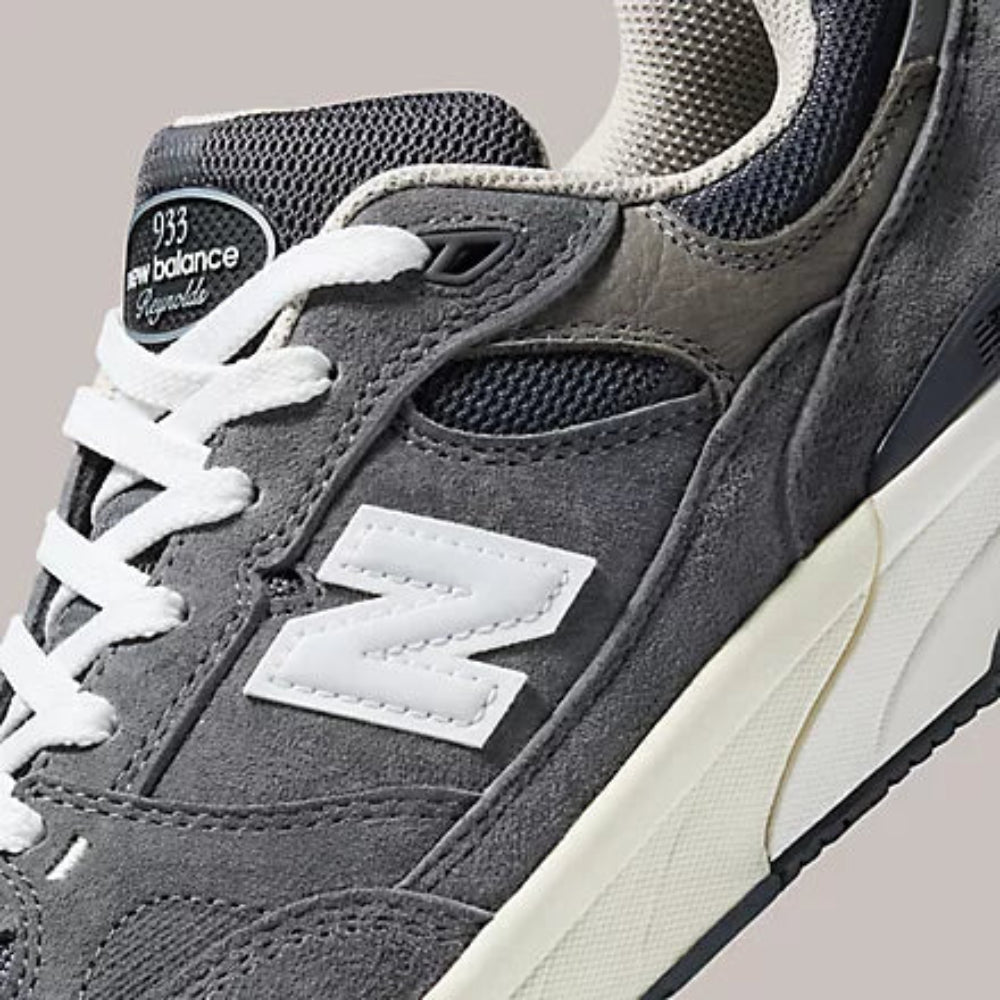 New Balance Numeric Andrew Reynolds 933 Skateboarding Shoes - Durable & Comfortable for Street & Park Skating