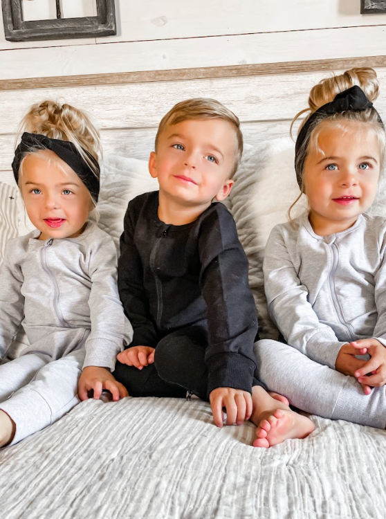 2-Way Zip Romper for Baby Boys & Girls - Black | Easy Diaper Change & Comfortable Sleepwear for Newborns & Toddlers
