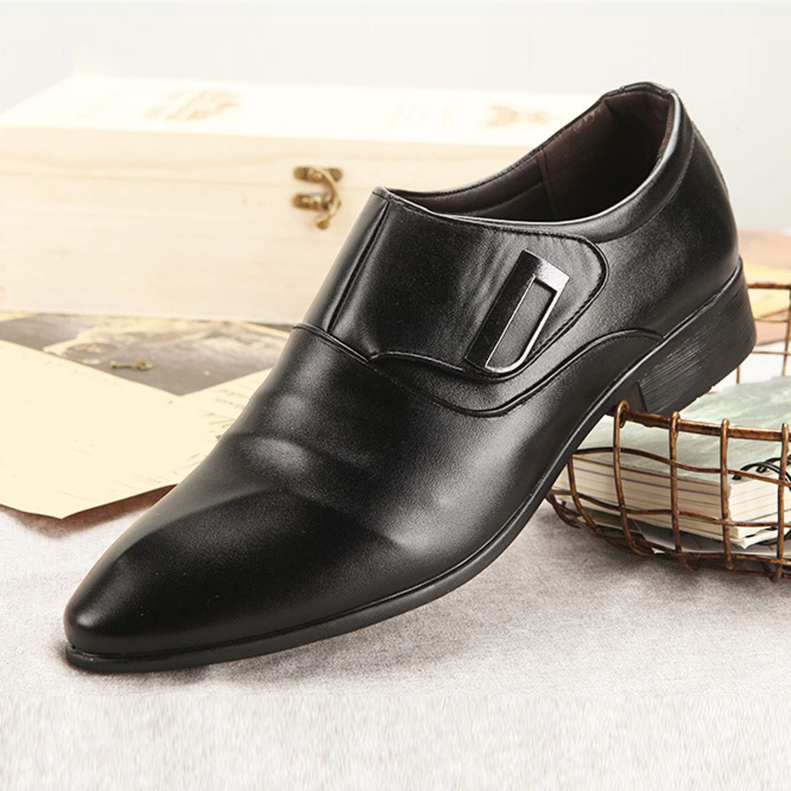 Best Men's Orthopedic Leather Dress Shoes, White Flip Flops, Black Slides, Retro Sneakers, Pool Shoes, Canvas Deck Shoes, Blue & Navy Boat Shoes for Casual, Work, and Outdoor Activities
