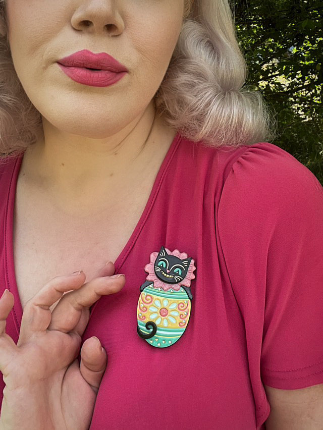 Stylish Johanna Parker x Lipstick & Chrome Black Cat Brooch - Perfect for Halloween Costumes, Gothic Fashion & Vintage Jewelry Collections