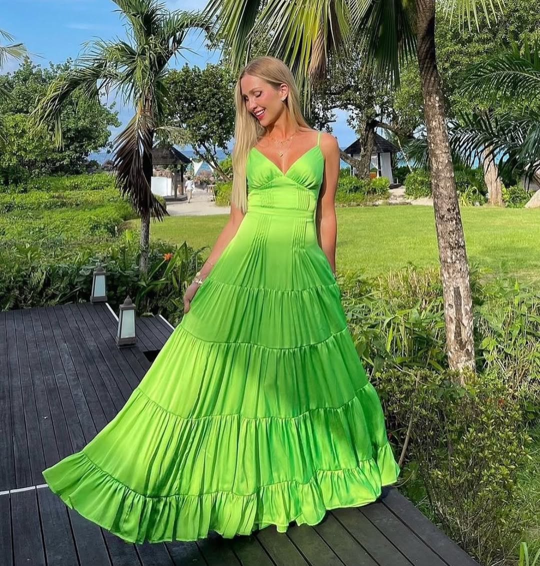 Elegant A-Line Green Long Prom Dress for Women - Formal Evening Gown for Party, Homecoming, Wedding Guest | Style J5573