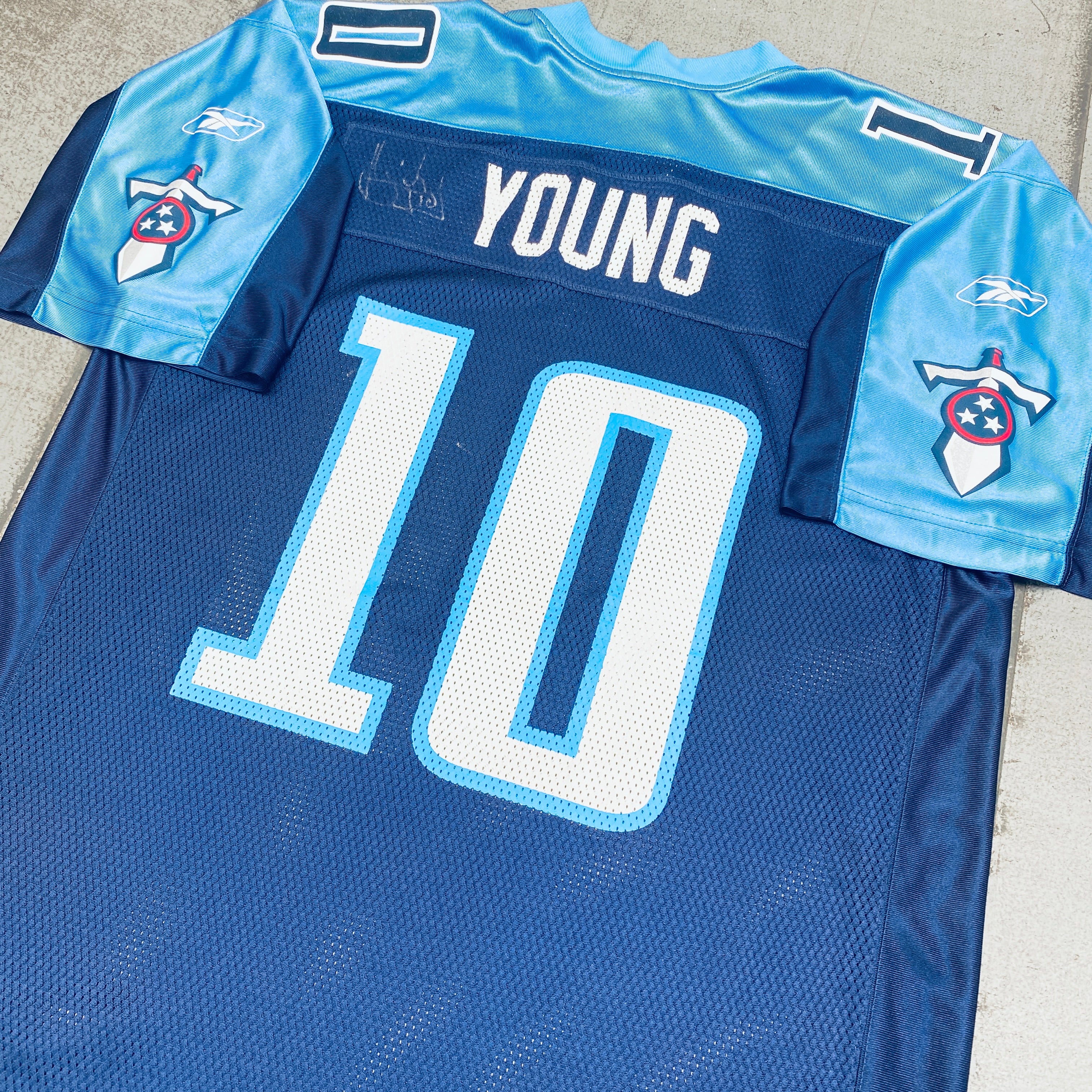 Authentic Vince Young 2006/07 Tennessee Titans Rookie Signed Football Jersey - Limited Edition Collectible for NFL Fans & Sports Memorabilia Enthusiasts - Perfect for Game Day, Man Cave Decor, and Titans Memorabilia Collection