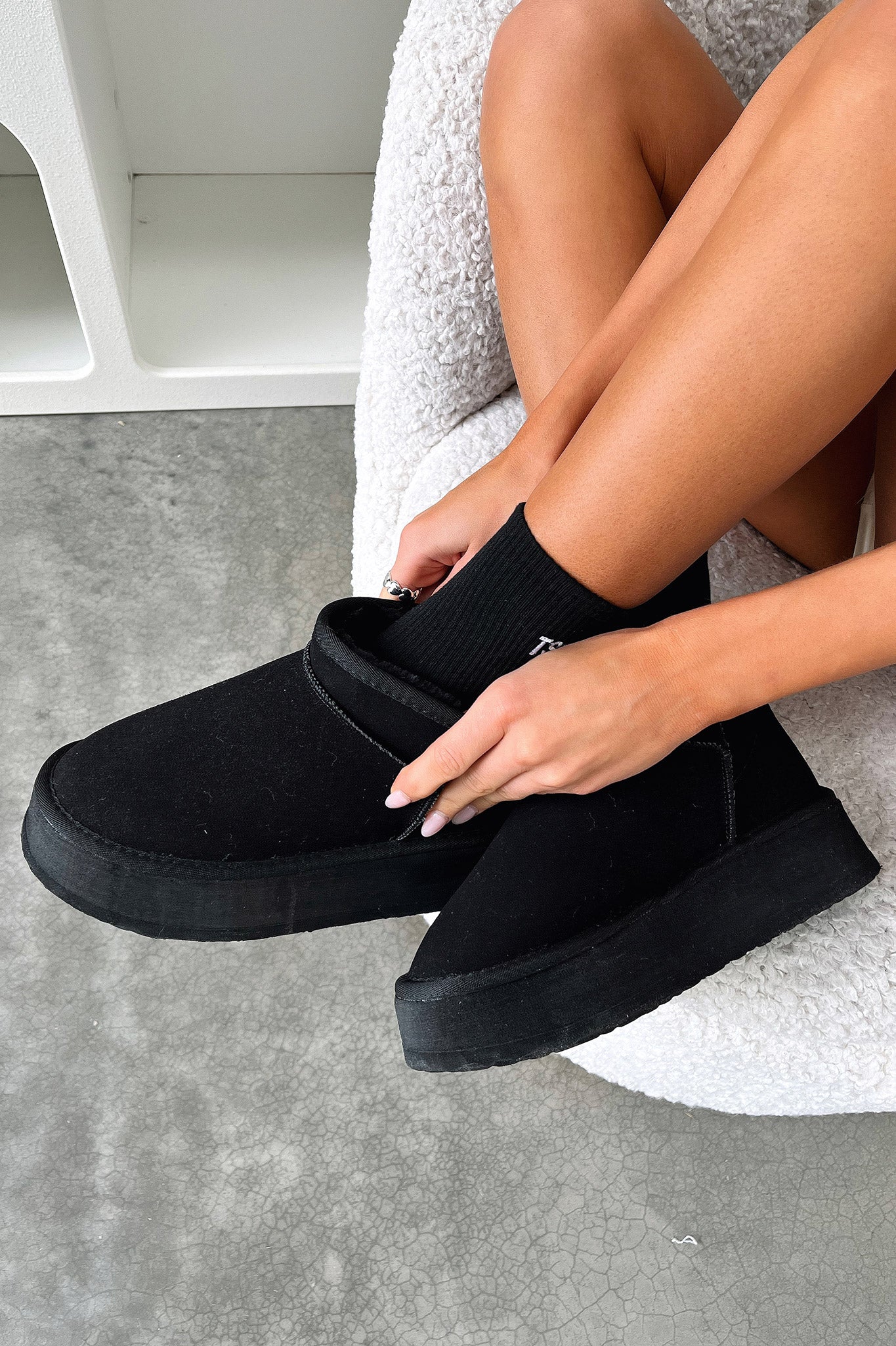 Eesha Women's Platform Boots - Black Chunky Heel Ankle Boots for Fall & Winter | Stylish & Comfortable for Casual Outfits, Work & Night Out