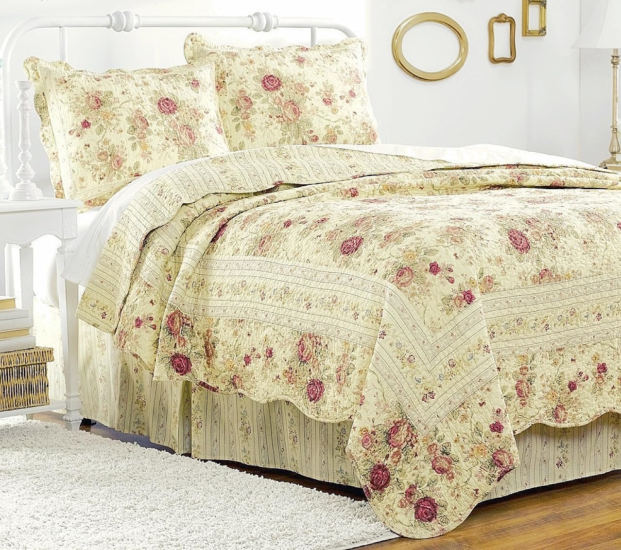 Romantic Roses Queen Size Cotton Quilt Set - 4pc Bedding with Sheet Grippers | Soft Breathable Comforter Cover for Master Bedroom, Guest Room & Dorm Decor
