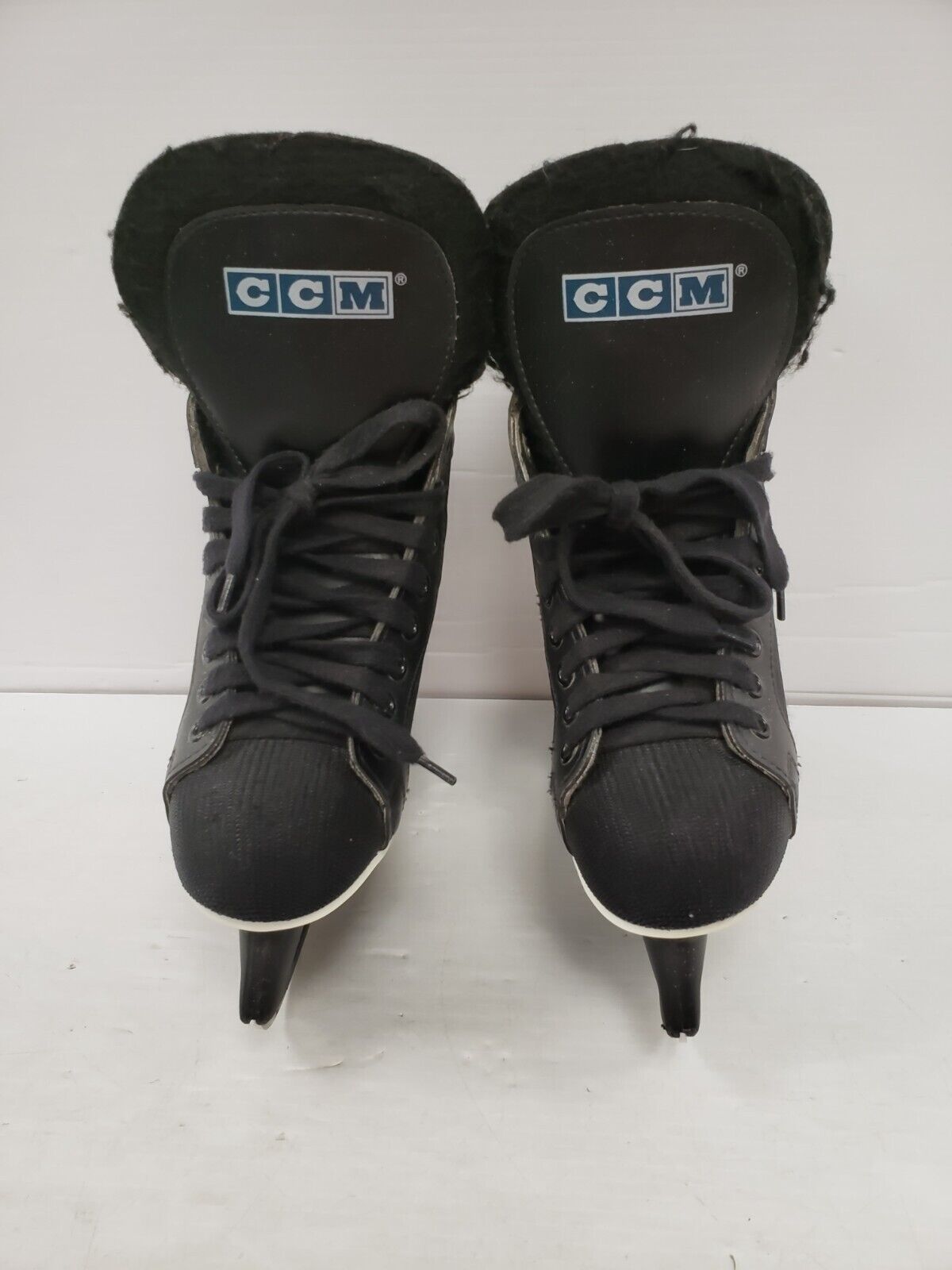 CCM Intruder Hockey Skates - Size 6 for Men & Women - Premium Ice Skates for Hockey Players - Perfect for Rink Games & Practice Sessions