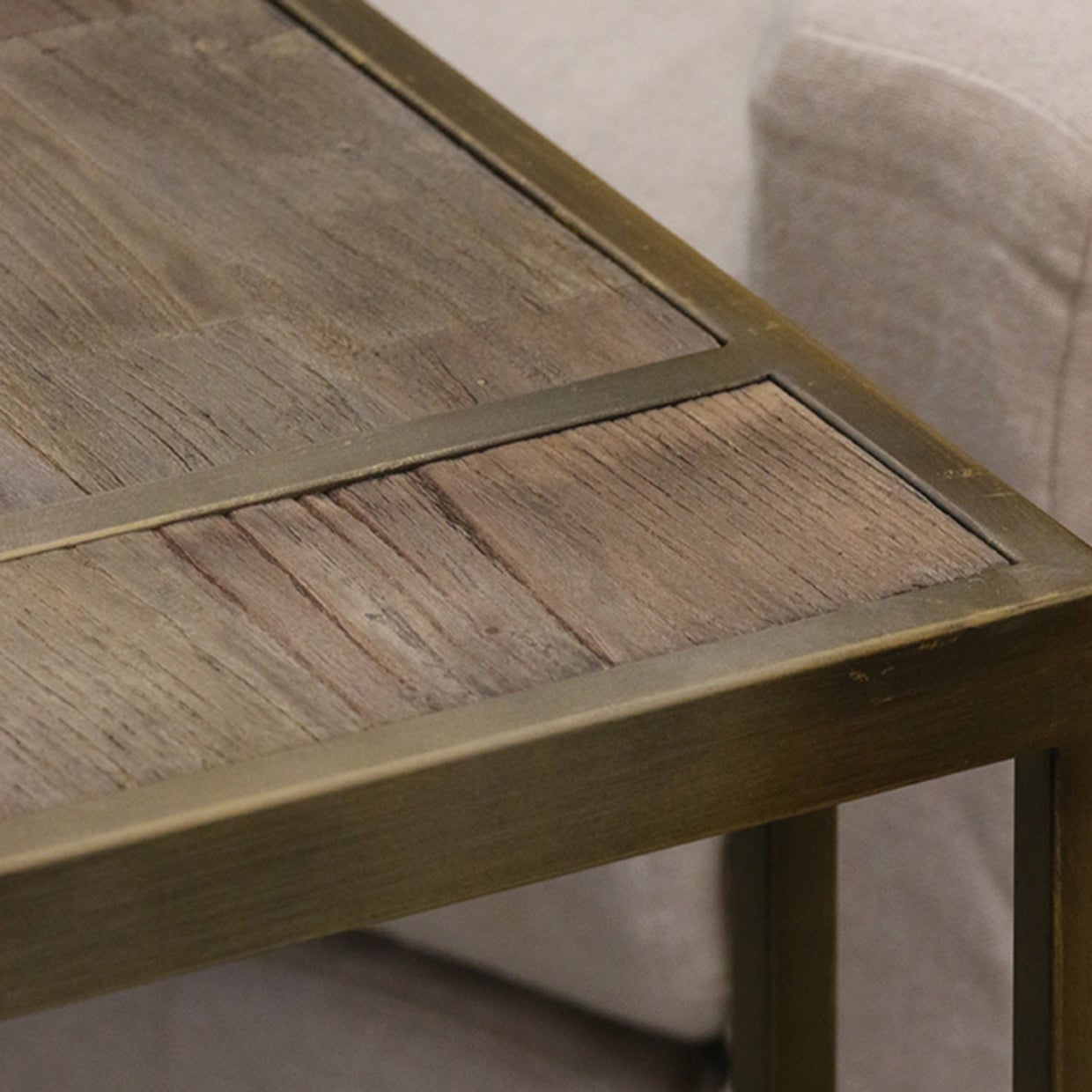 York Sofa Table - Antique Brass Finish Console Table for Living Room, Entryway & Hallway - Elegant Narrow Sofa Table for Small Spaces & Home Decor