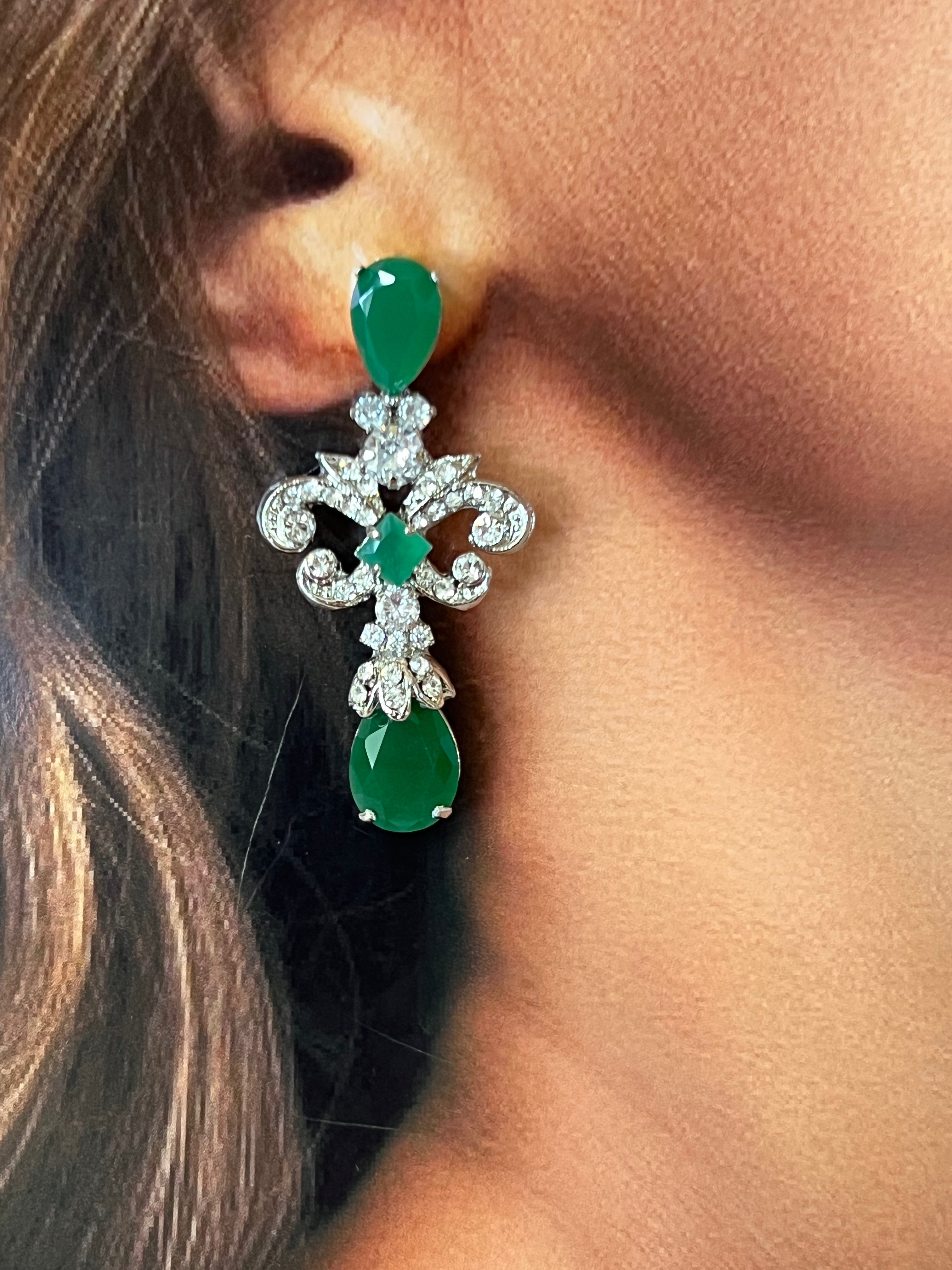 Stunning Emerald Green Swarovski Crystal Earrings for Women – Elegant Dangle Drop Earrings for Party, Wedding & Special Occasions