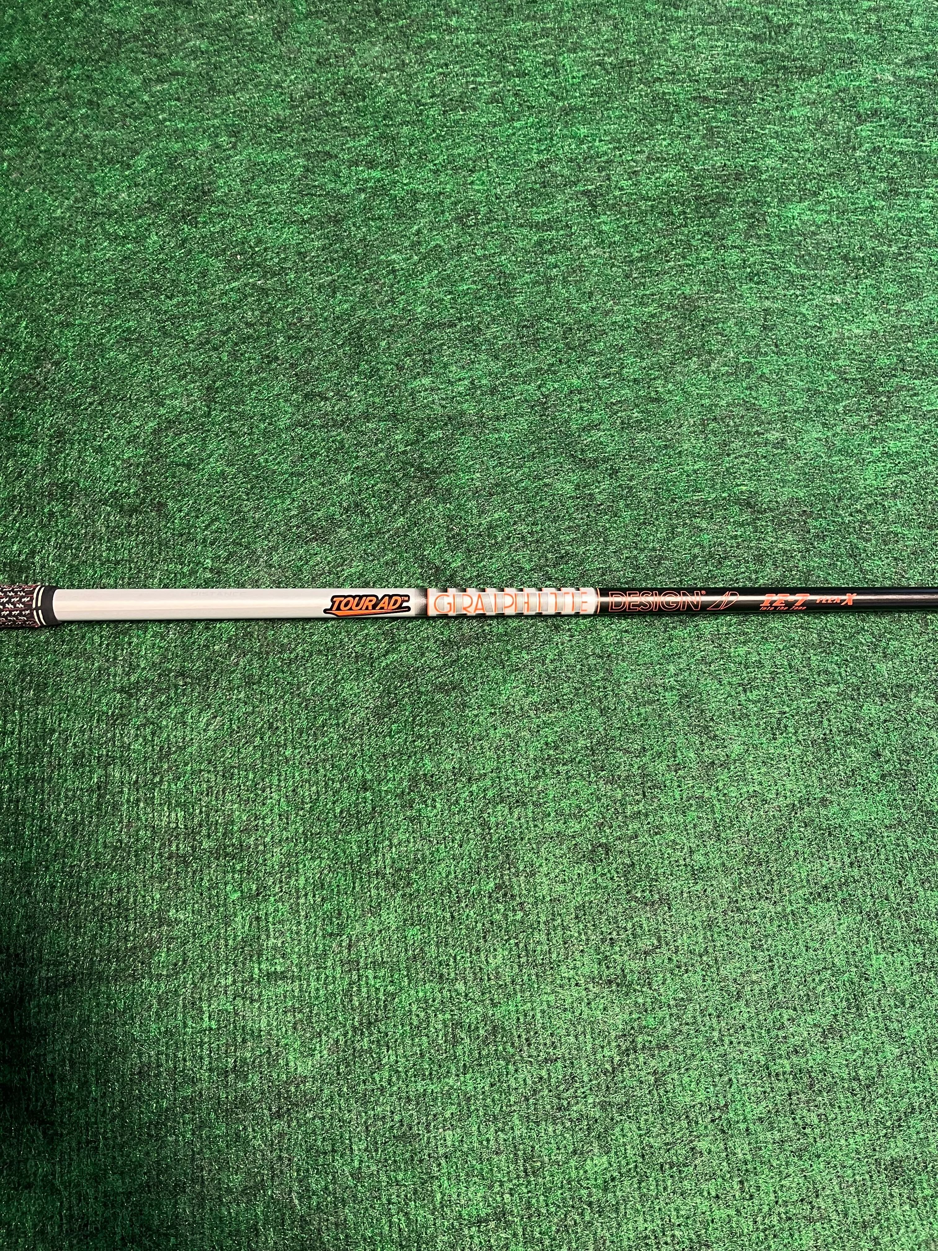 Graphite Design IZ 7 Extra Stiff Flex 45-Inch Golf Driver Shaft - Perfect for Long Drives and Enhanced Control on the Course