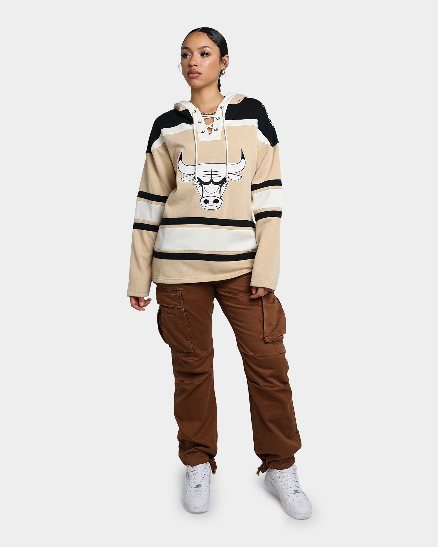 47 Brand Chicago Bulls Superior Lacer Hoodie Khaki - Men's NBA Pullover Sweatshirt for Basketball Fans & Streetwear Fashion | Game Day, Casual Wear & Outdoor Activities