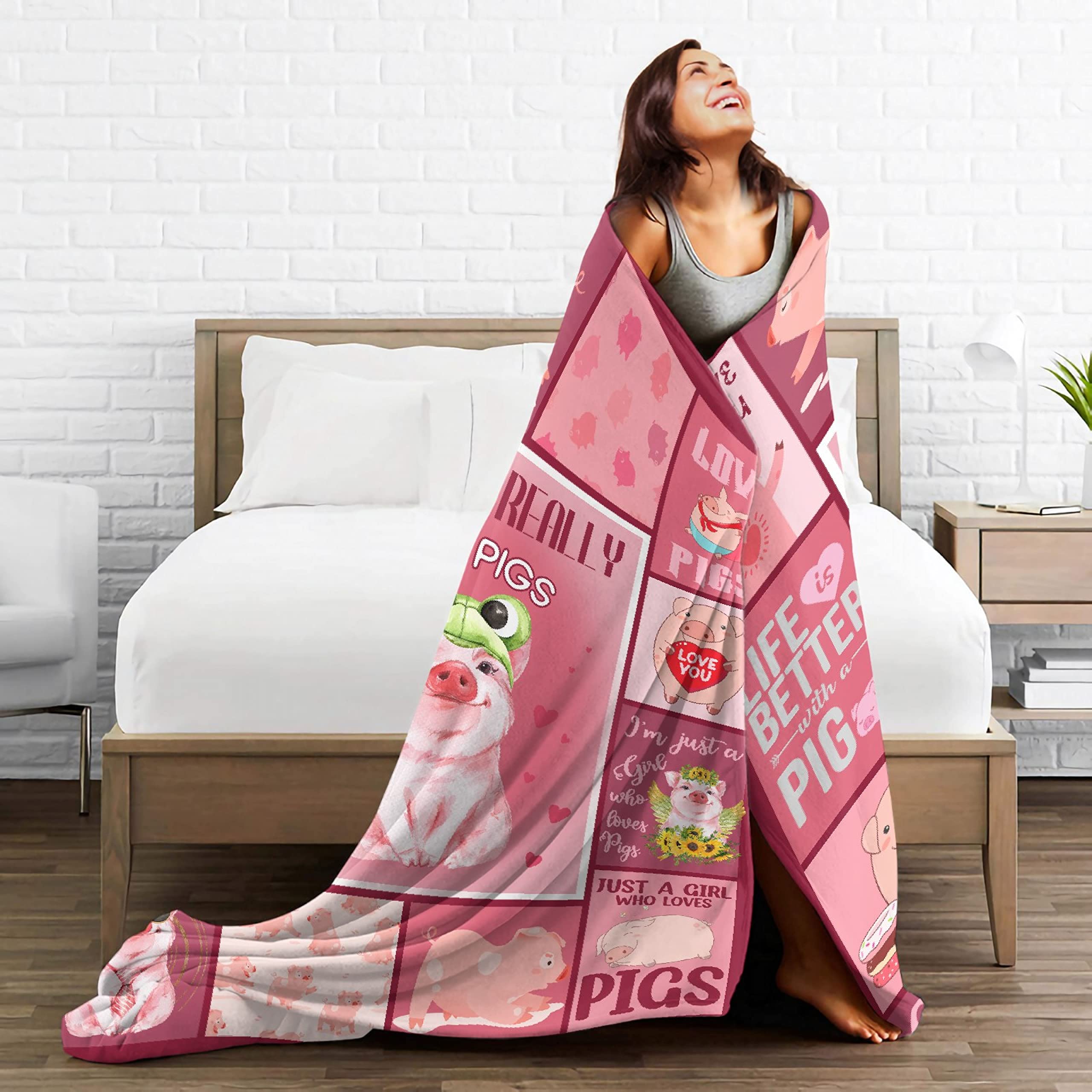Soft Warm Plush Cartoon Pig Throw Blanket - Cozy Fleece Blanket for Girls, Women & Pig Lovers - XL 120x90 Inch Oversized Farm Animal Blanket - Perfect for Bed, Sofa, Couch & Family Movie Nights