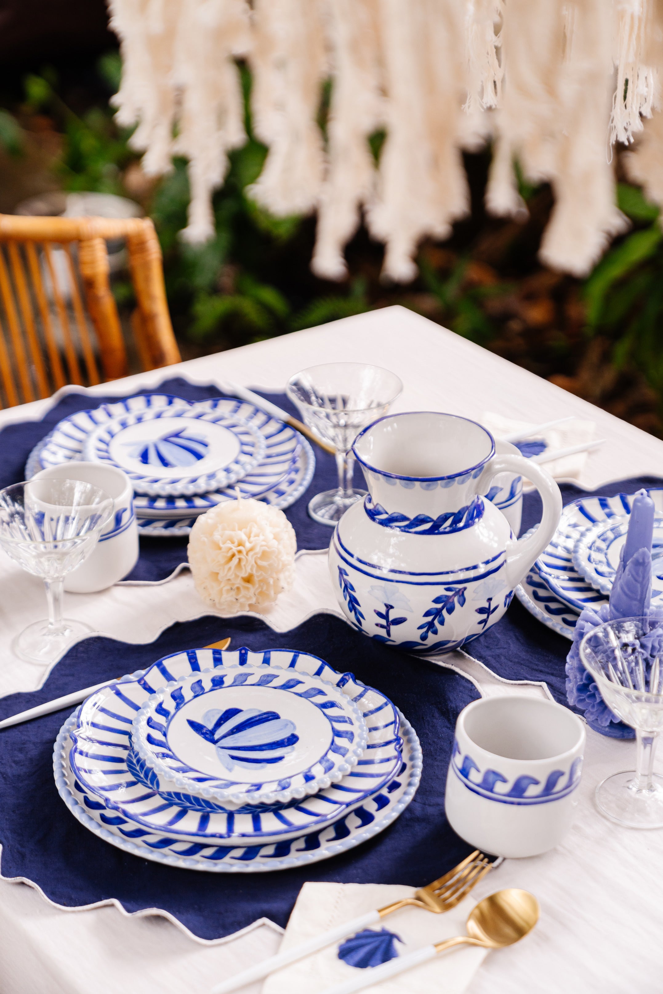 Premium Eterna Homeware Collection - 16-Piece Porcelain Dinner Set for 4, Elegant Tableware for Everyday Use & Special Occasions | Dishwasher & Microwave Safe