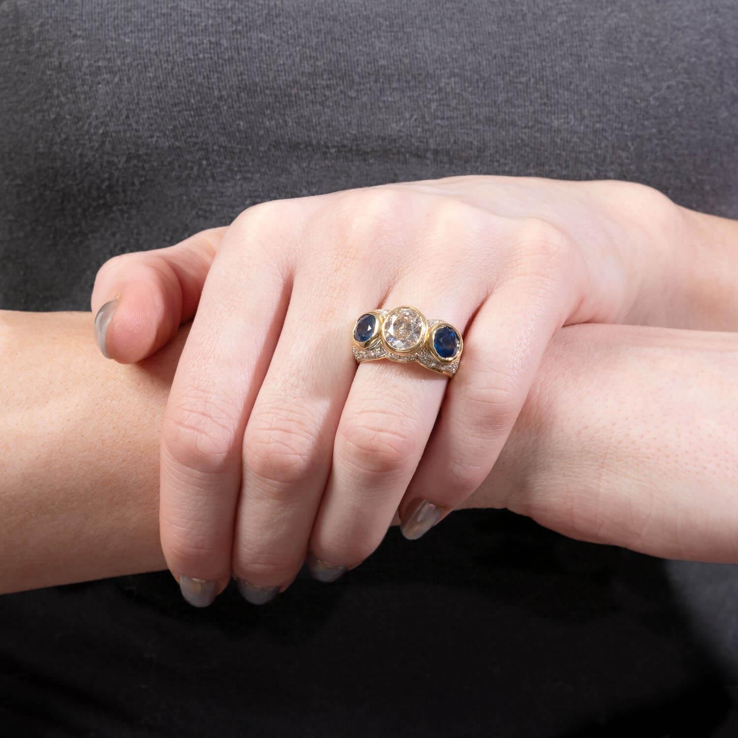 Vintage 18K Gold Diamond & Sapphire Statement Ring for Women - Elegant Cocktail Party Jewelry & Luxury Gift for Her