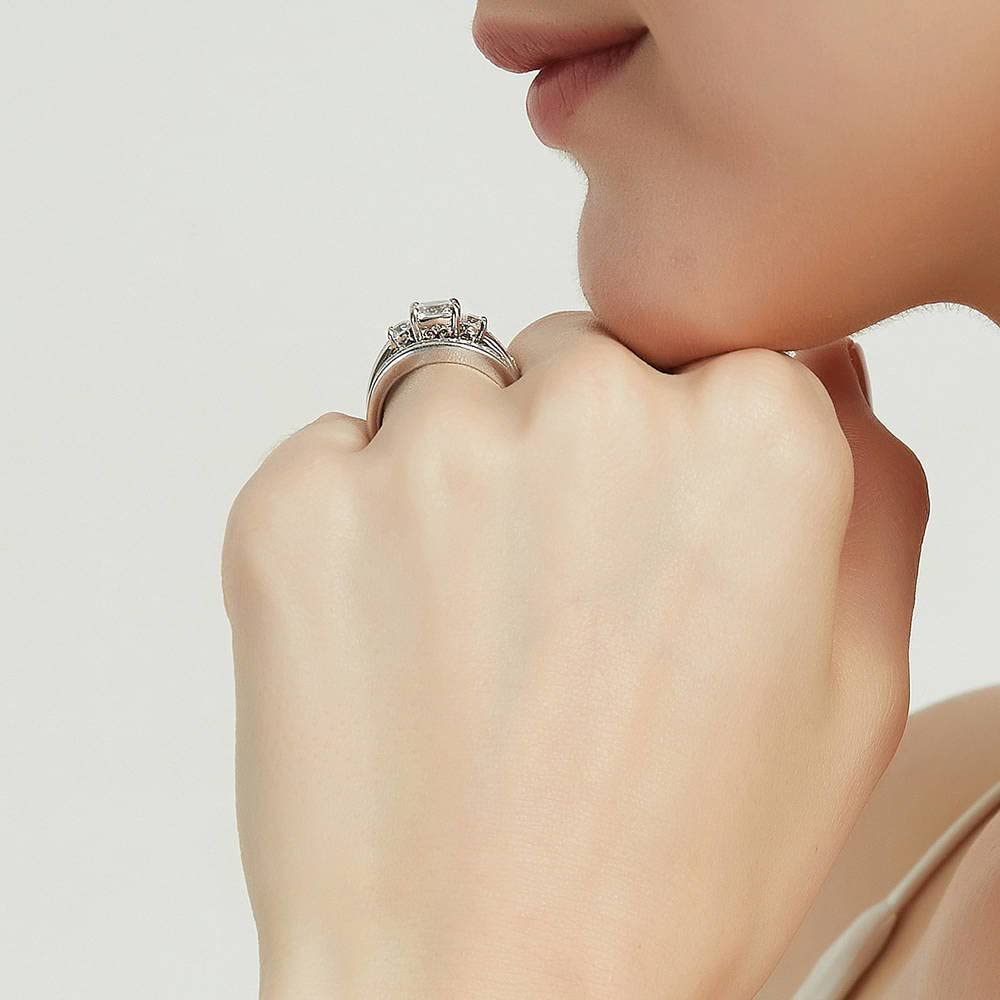 BERRICLE Sterling Silver 3-Stone Wedding & Engagement Ring Set - 1.5 Carat Cushion Cut Cubic Zirconia CZ for Women - Rhodium Plated Size 4-10 - Perfect for Proposals, Anniversaries & Special Occasions