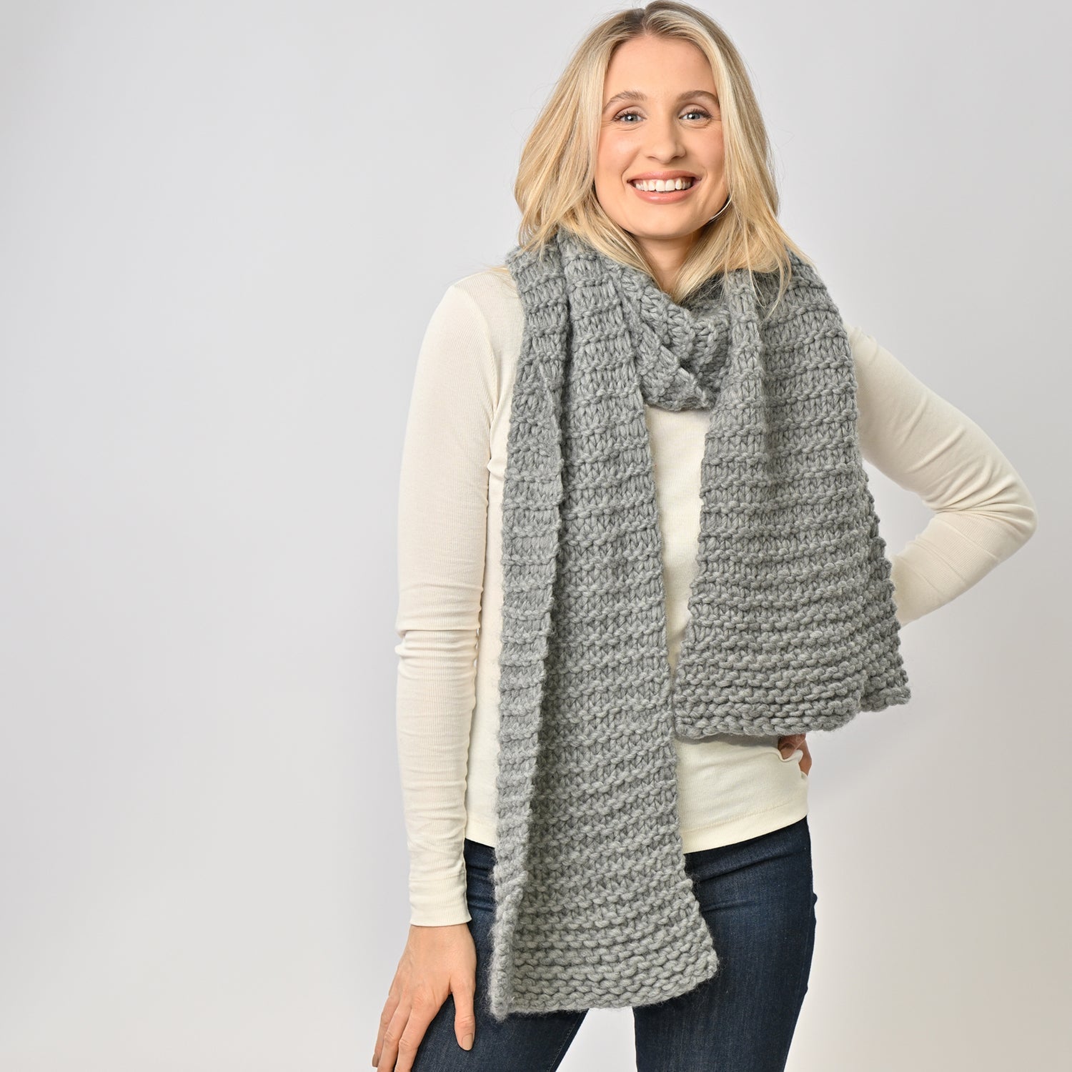 Linda's Scarf Knitting Kit for Beginners - Complete DIY Crochet Set with Yarn, Needles & Instructions - Perfect for Winter Gifts, Crafts & Cozy Home Projects