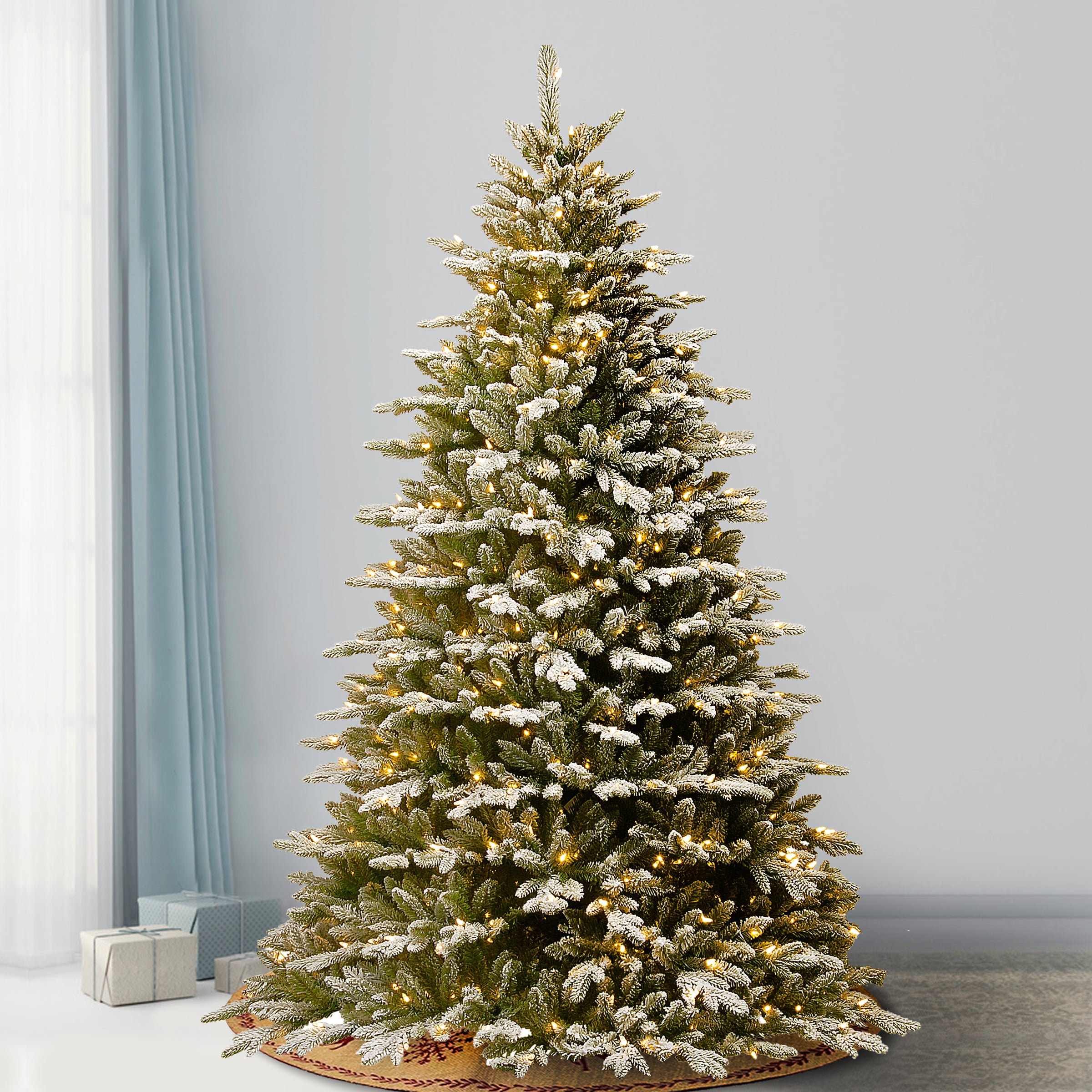 7.5 ft Pre-Lit Snowy Sierra Spruce Christmas Tree with 500 Clear LED Lights - Perfect for Living Room, Office & Holiday Decorations