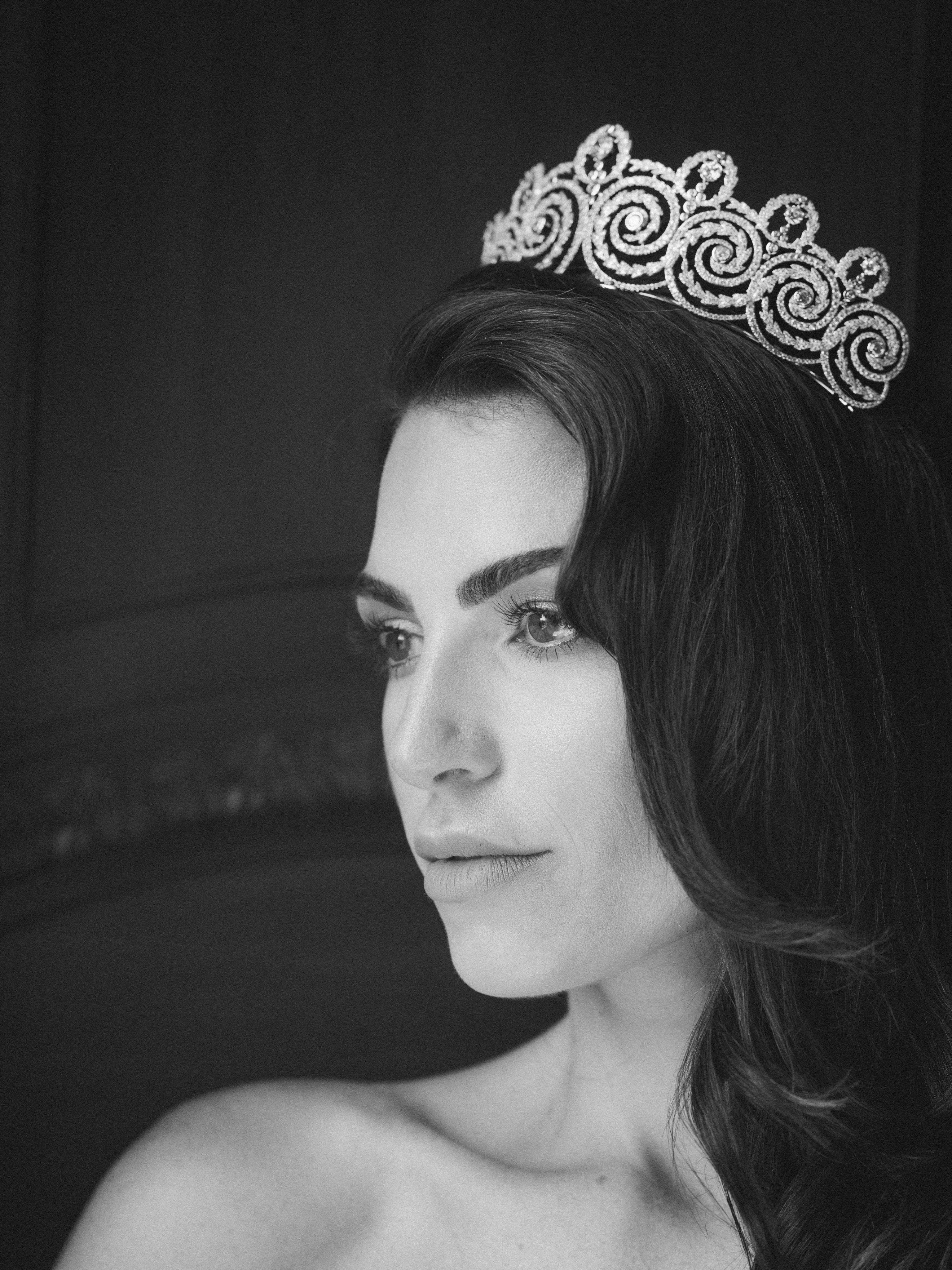 KHEDIVE Simulated Diamond Bridal Tiara - Elegant Wedding Headpiece for Bride, Princess, Prom & Special Occasions