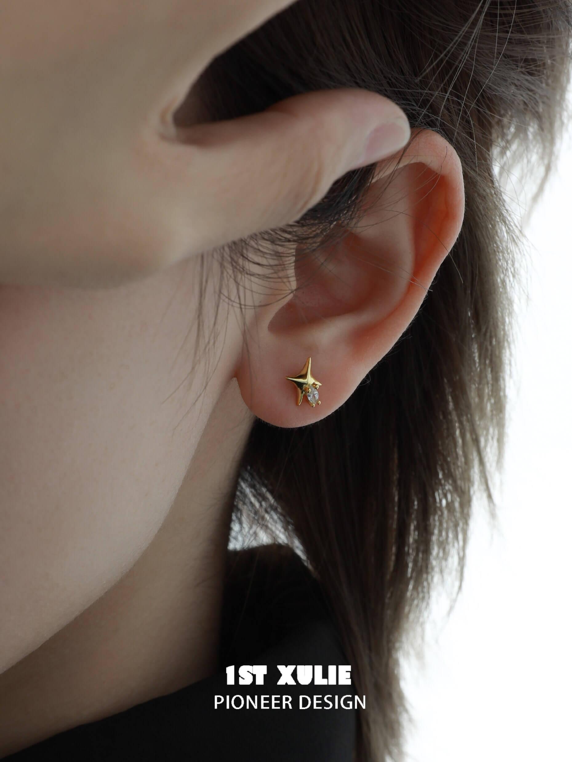 Cat's Gaze Zirconia Star Stud Earrings™ - Sparkling Dangle Earrings for Women, Hypoallergenic 925 Sterling Silver, Perfect for Parties, Date Nights & Special Occasions
