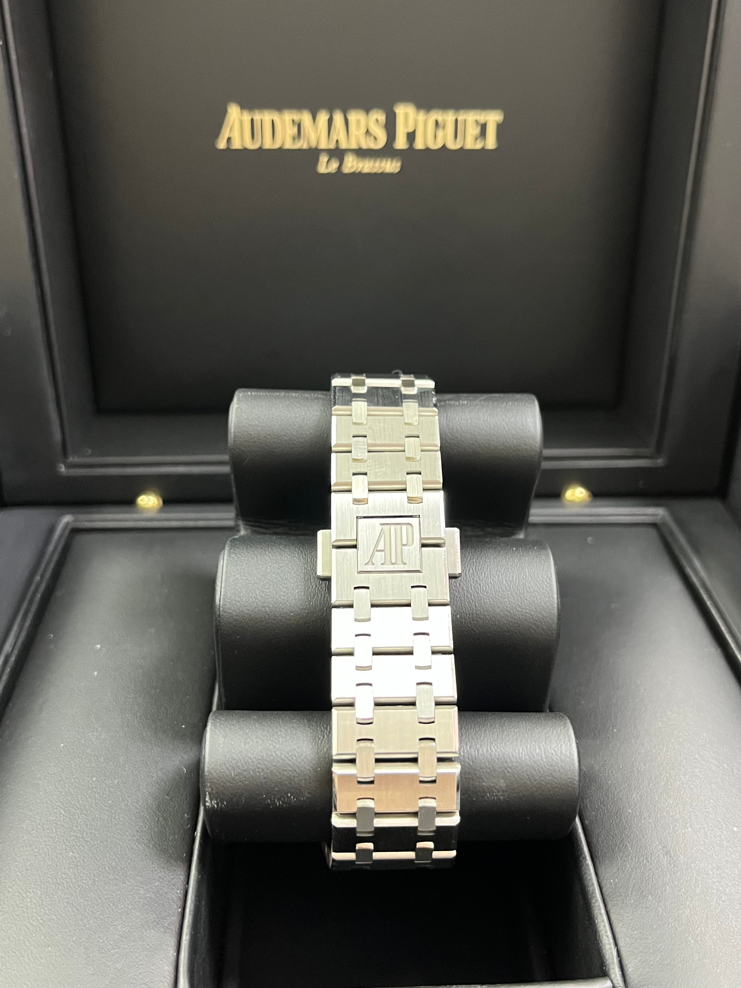 Audemars Piguet Royal Oak Selfwinding Stainless Steel Watch - Grey Dial with Silver Sub Dials (Ref# 26315ST.OO.1256ST.02) | Luxury Automatic Watch for Men, Business Meetings & Special Occasions