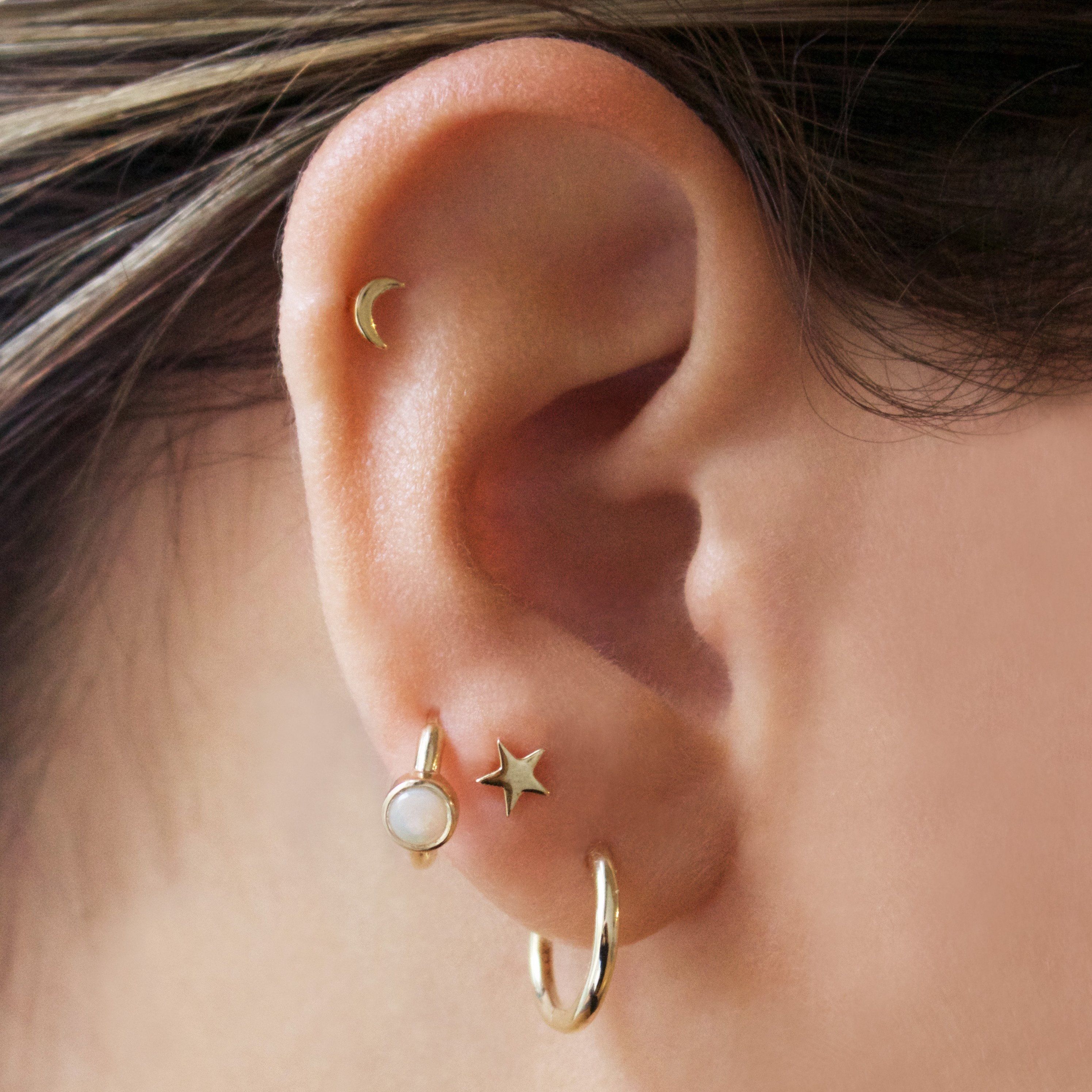 Crescent Moon Single Earring - Dainty Minimalist Silver Moon Stud Earrings for Women - Perfect for Everyday Wear & Special Occasions