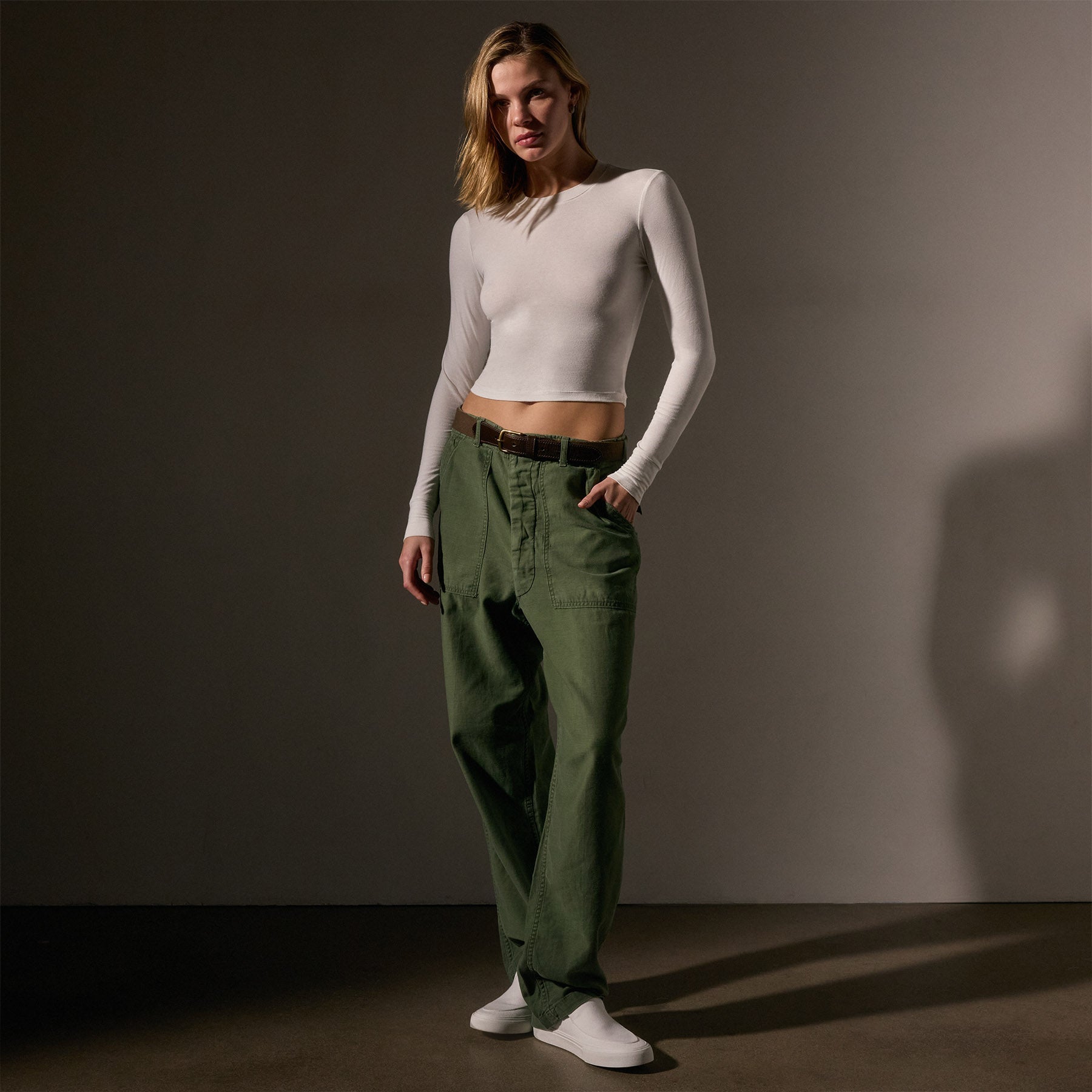 Women's Long Sleeve Cropped T-Shirt - Soft Cotton White Top for Casual Wear | Perfect for Layering, Street Style & Everyday Outfits