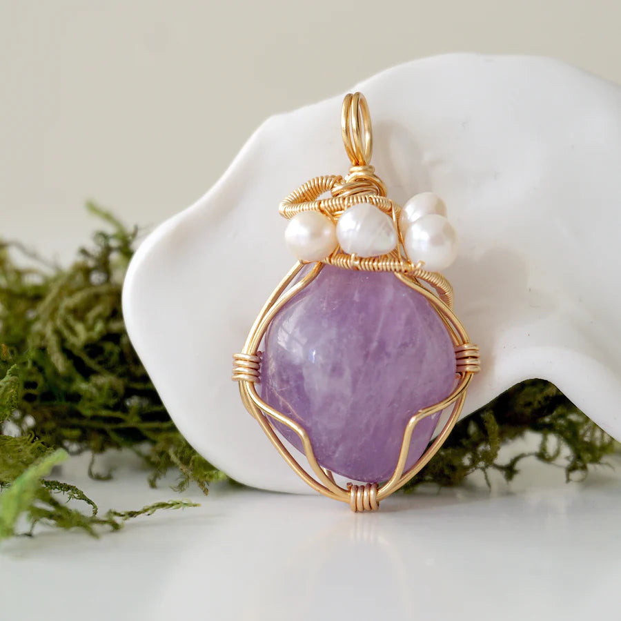 Natural Raw Crystal & Pearl Necklace with Gold Plated Pendant - Elegant Boho Jewelry for Women, Perfect for Weddings, Parties & Everyday Wear
