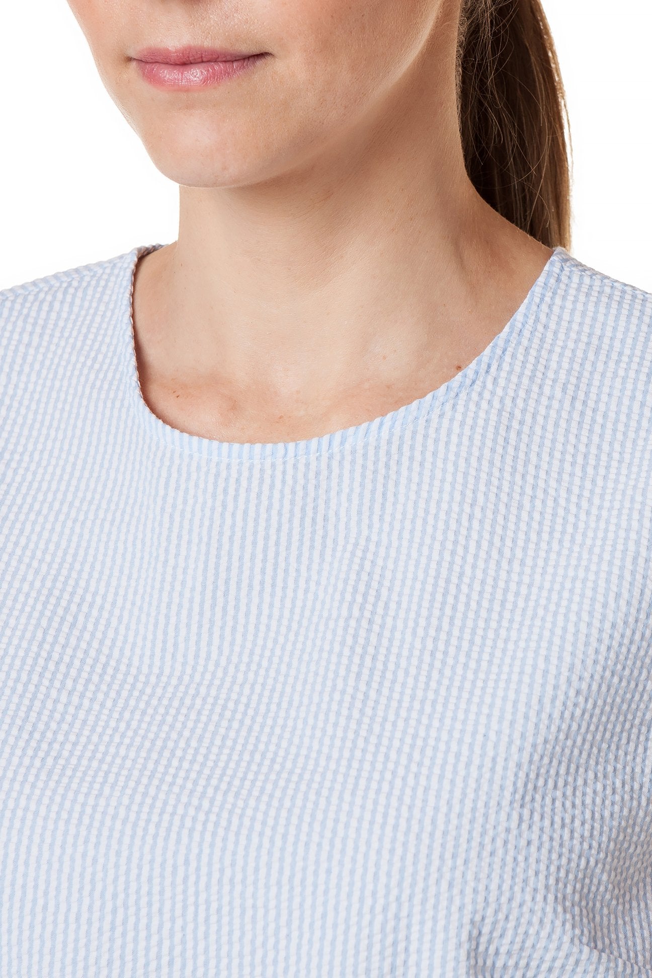 Women's Sleeveless Blue Seersucker Top - Breathable Summer Blouse for Casual Wear & Beach Outings