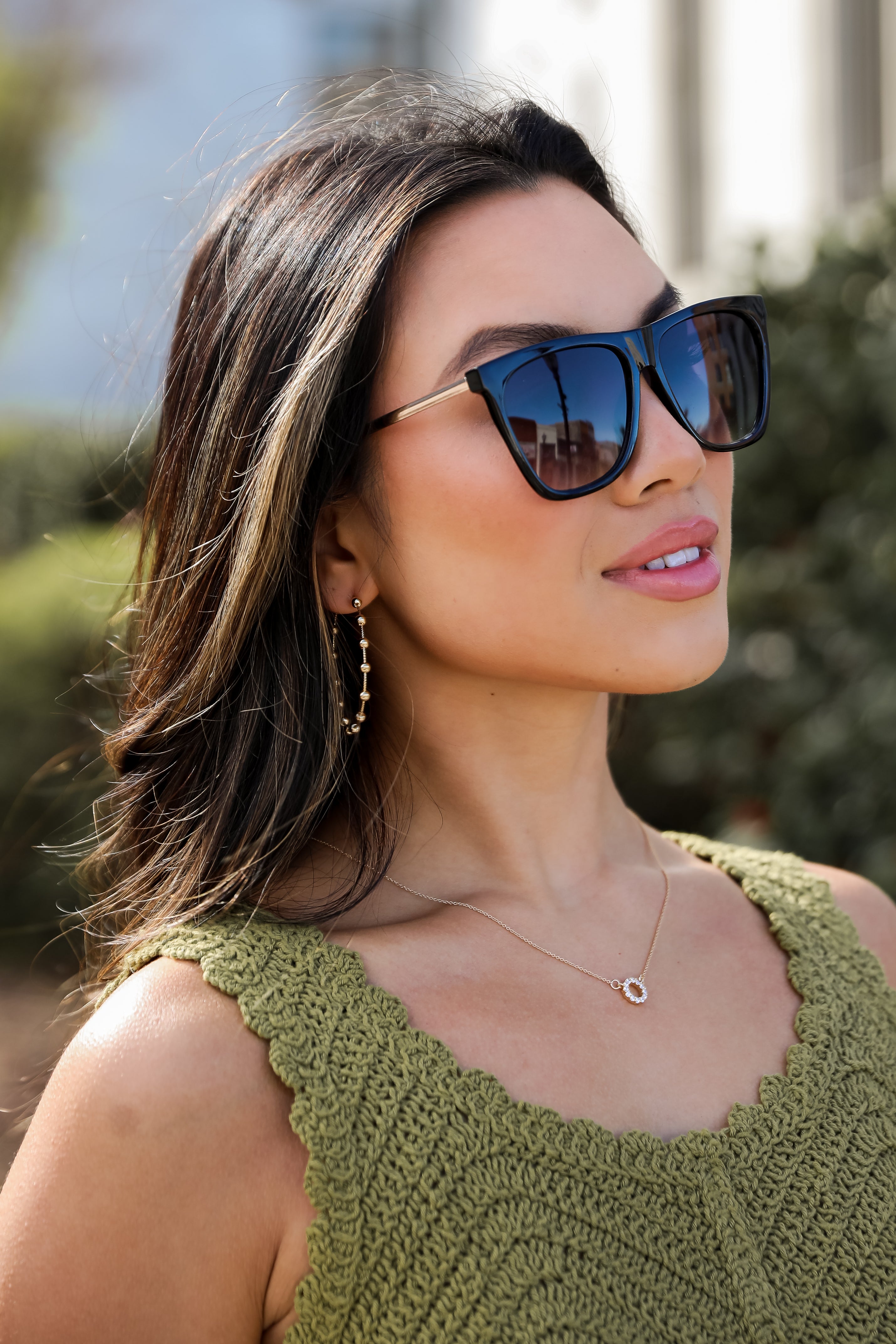 Stylish Square Sunglasses for Men & Women - UV Protection, Polarized, Trendy Fashion - Perfect for Outdoor Activities, Beach, Driving & Travel