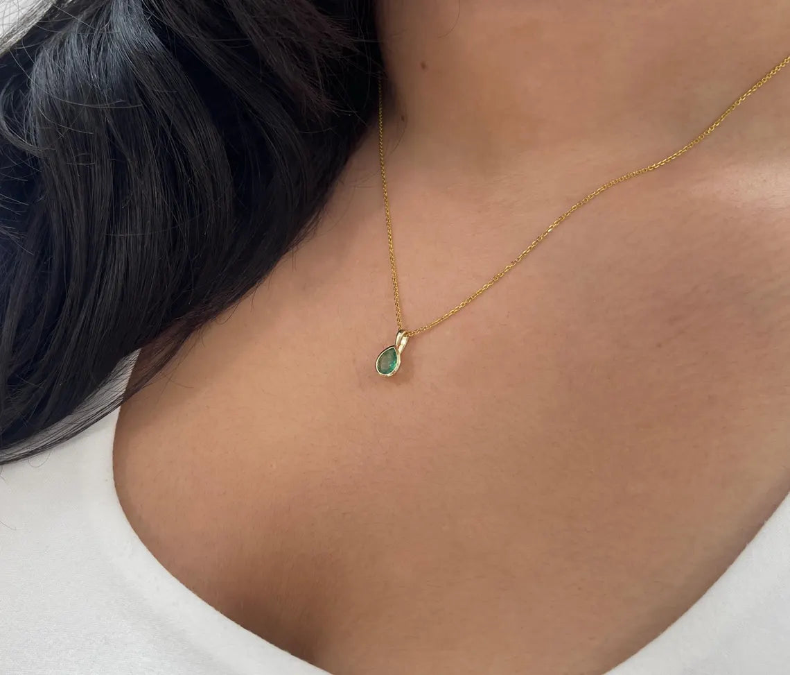 1.0ct Natural Pear Cut Emerald Solitaire Pendant - May Birthstone Charm Jewelry for Women, Elegant Necklace Gift for Birthday, Anniversary & Special Occasions