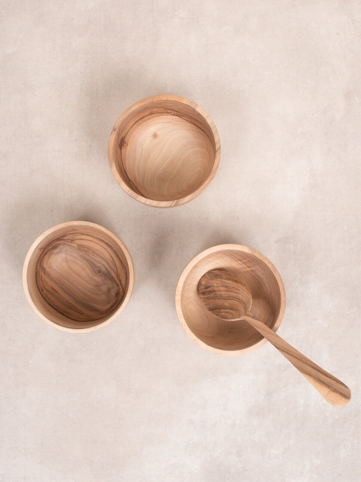 Handcrafted Walnut Wood Bowl - Natural, Durable & Eco-Friendly Kitchenware for Serving, Salad, Fruit & Decor | Perfect for Dining, Entertaining & Home Décor