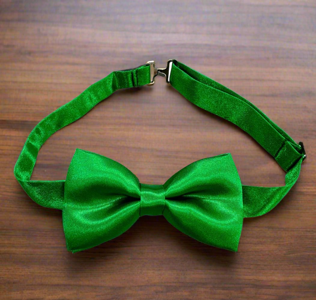 Emerald Green Satin Bow Tie for Men - Elegant Formal & Wedding Accessory - Perfect for Prom, Tuxedo, and Special Occasions