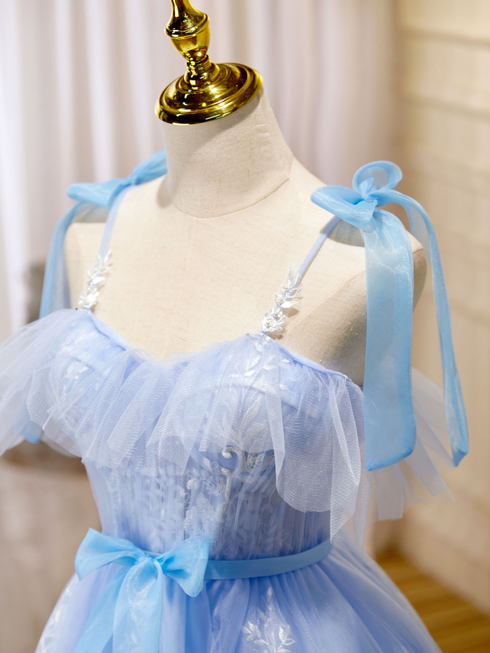 Elegant Blue Short Prom Dress - Puffy Cute Homecoming Dress with Lace Detail for Teen Girls | Perfect for Parties, Dances & Special Occasions