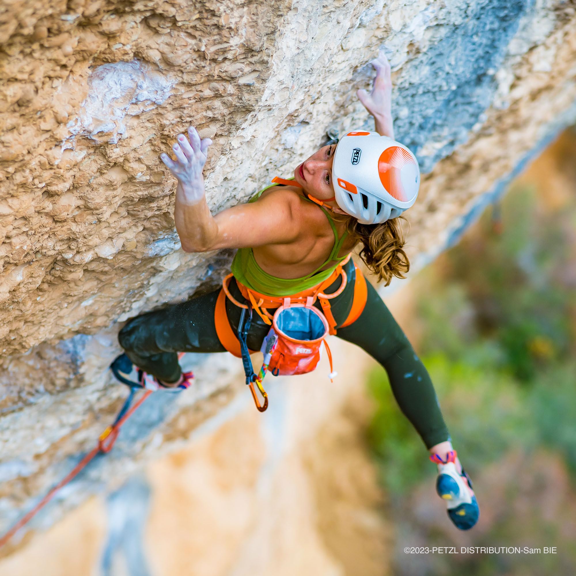 Petzl Power Crunch Chalk 500g - Premium Climbing Chalk for Better Grip | Ideal for Rock Climbing, Bouldering & Weightlifting
