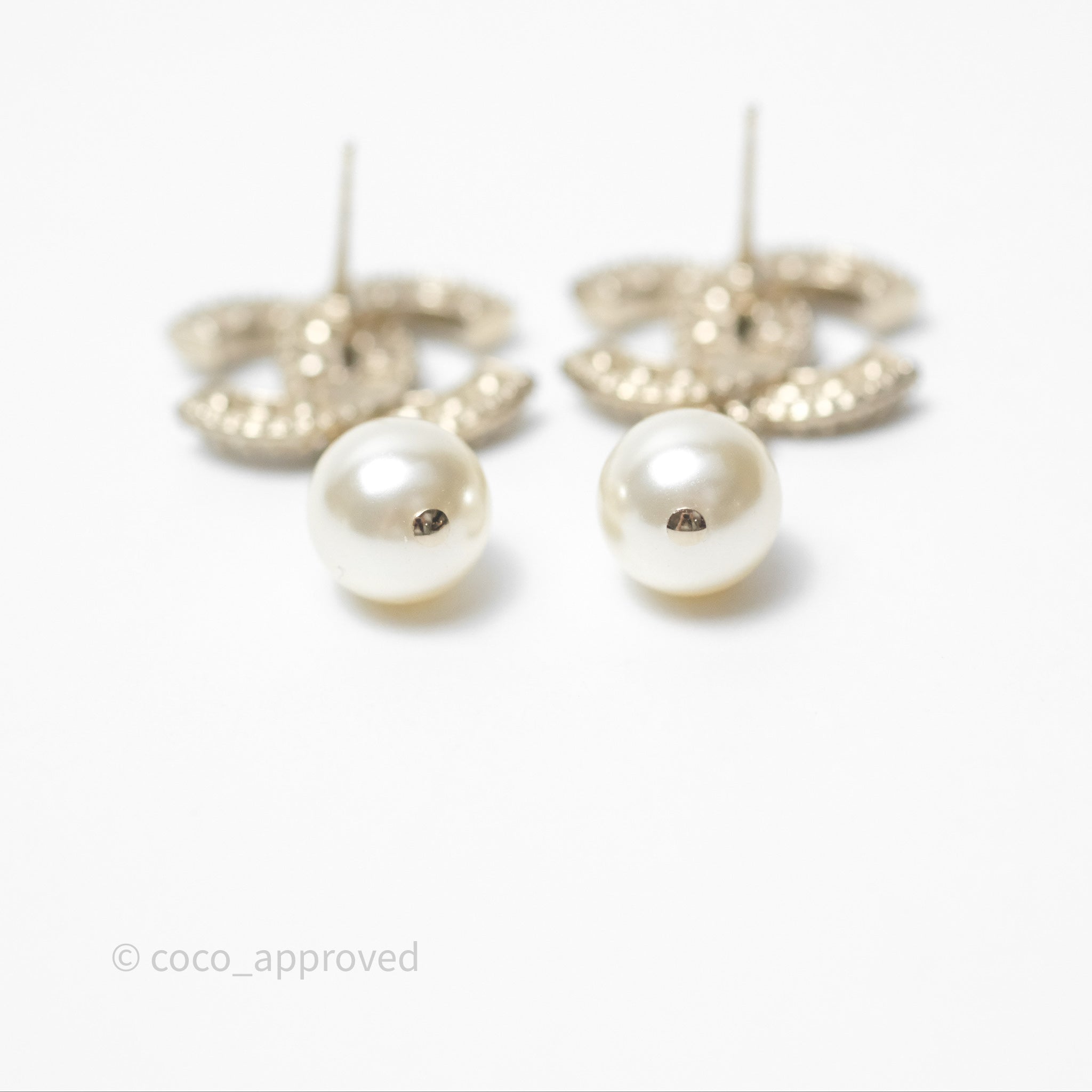 Chanel CC Crystals Pearl Drop Earrings Gold Tone 19V - Luxury Fashion Jewelry for Women, Perfect for Parties, Weddings & Special Occasions