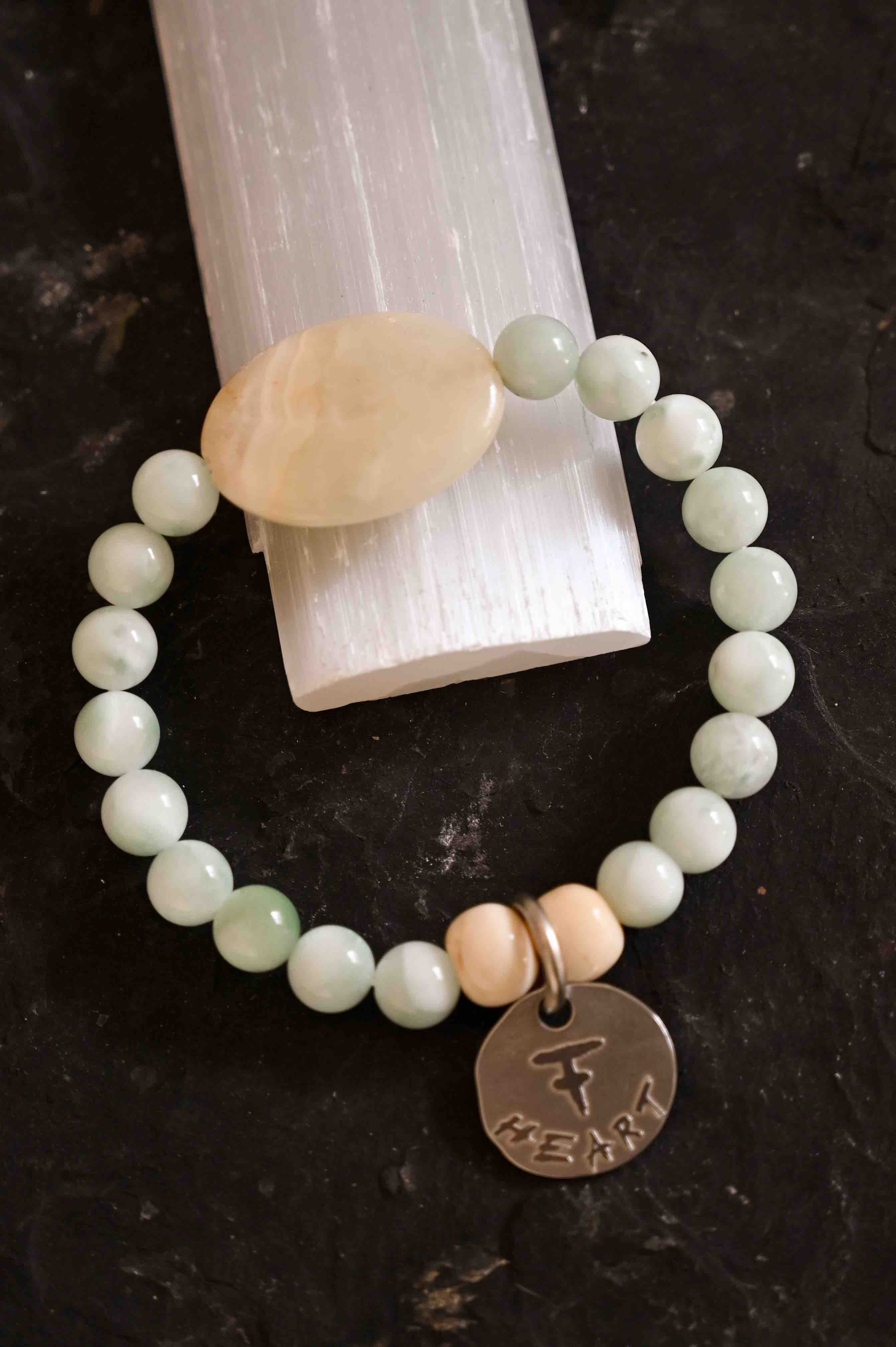 Heart Moonstone Bracelet for Women - Healing Crystal Jewelry for Stress Relief & Positive Energy - Perfect for Meditation, Yoga & Spiritual Gifts