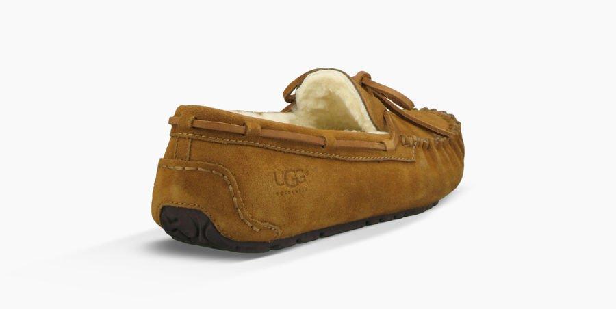 UGG® Olsen Women's Classic Boots - Genuine Sheepskin Winter Boots for Women - Warm & Comfortable for Snow, Cold Weather & Outdoor Activities